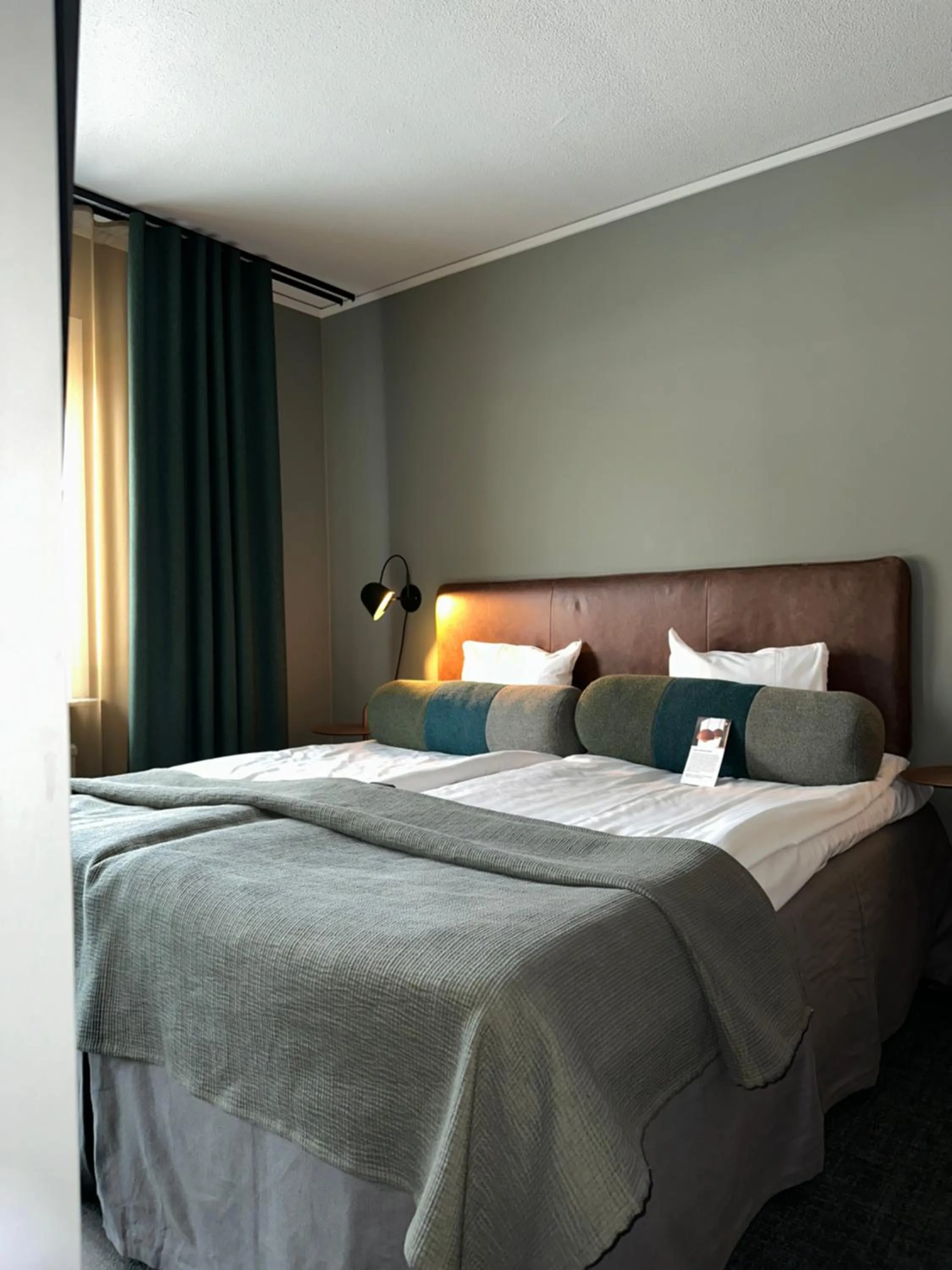 Bed in Spar Hotel Gårda