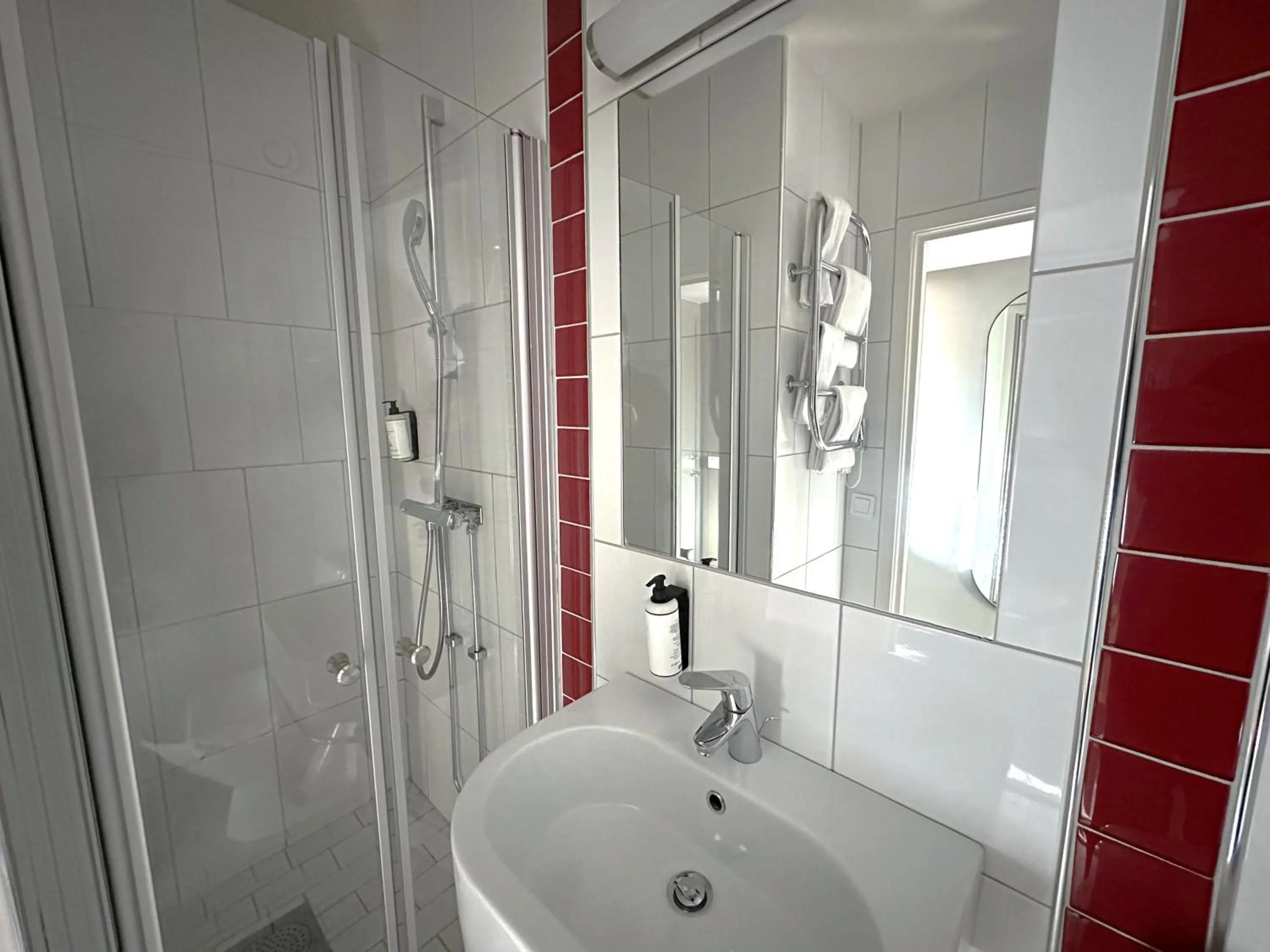 Bathroom in Spar Hotel Gårda