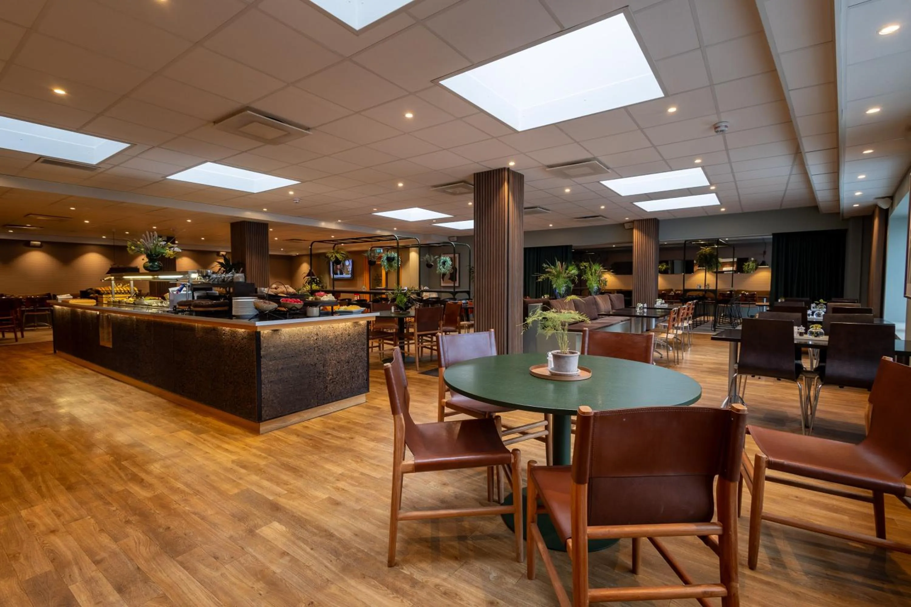 Buffet breakfast in Spar Hotel Gårda