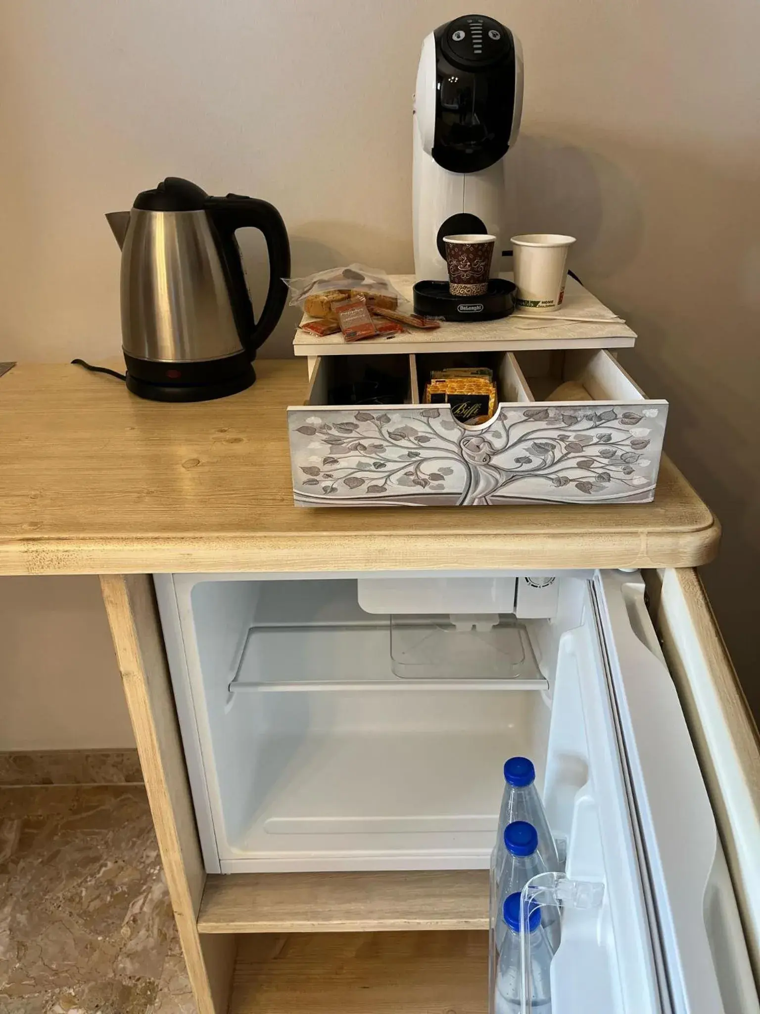 Budget Triple Room in Domus Japigia Budget Triple Room in Domus Japigia