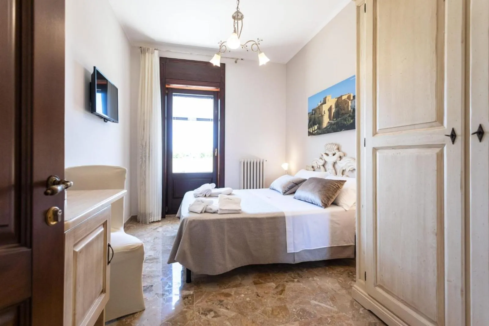 Photo of the whole room in B&B Domus Japigia