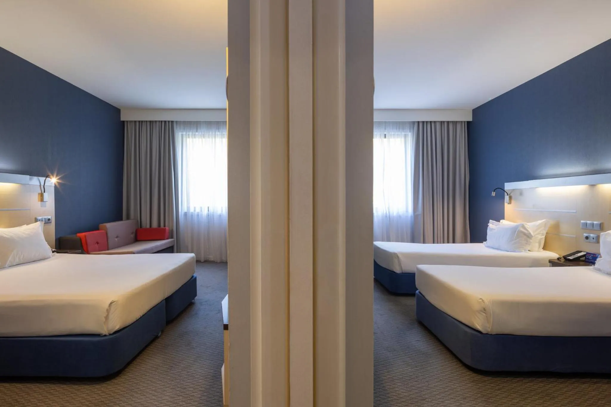 Photo of the whole room, Bed in Holiday Inn Express Porto Exponor by IHG