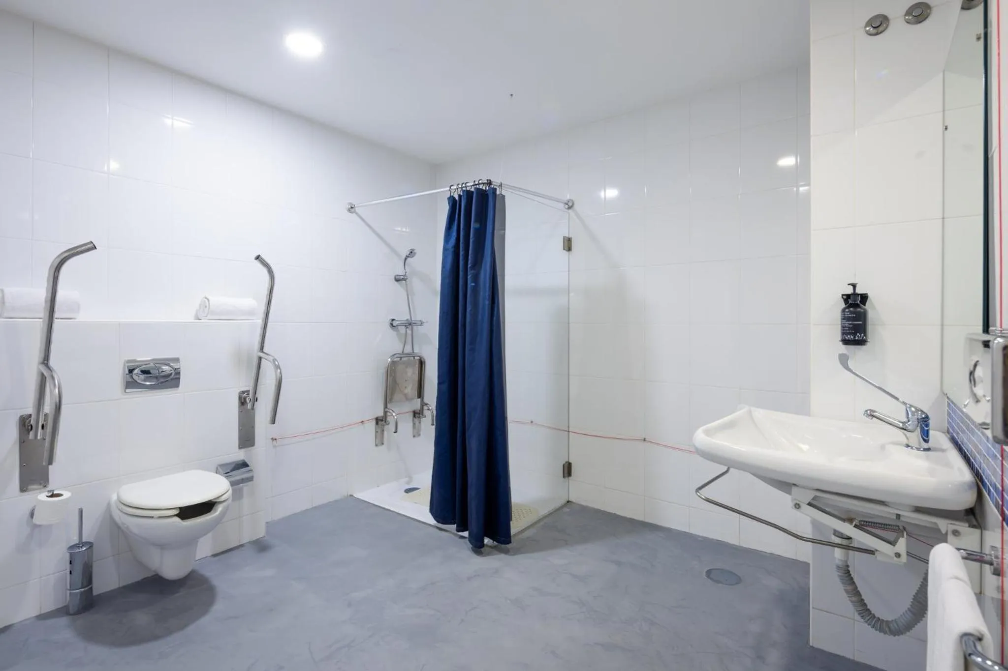 Photo of the whole room in Holiday Inn Express Porto Exponor by IHG