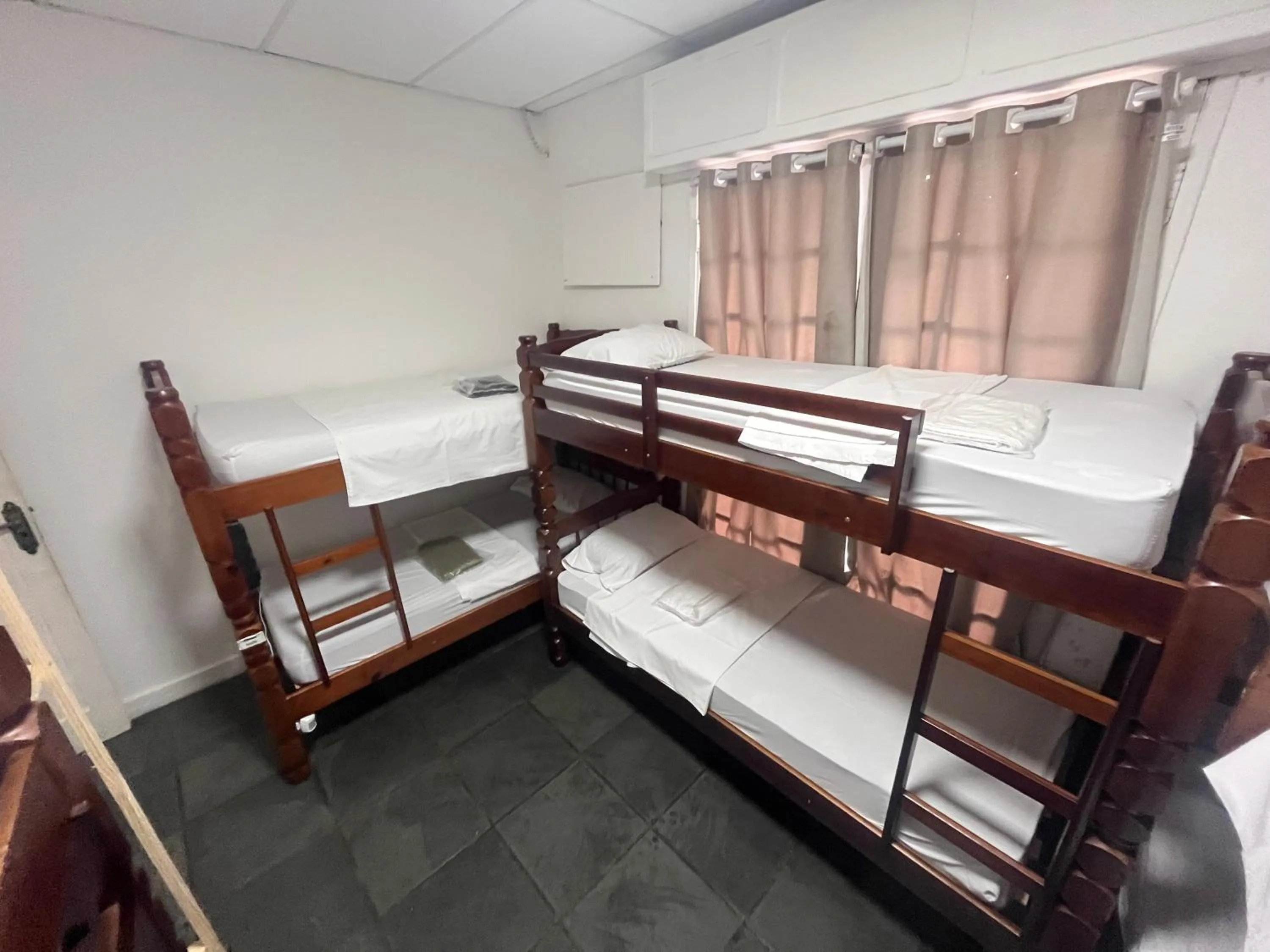 Photo of the whole room in COACHHOSTEL7