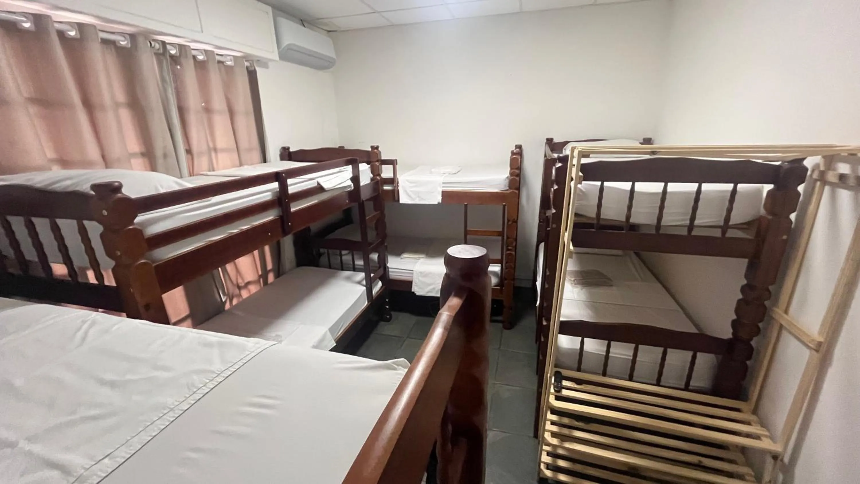 Photo of the whole room in COACHHOSTEL7