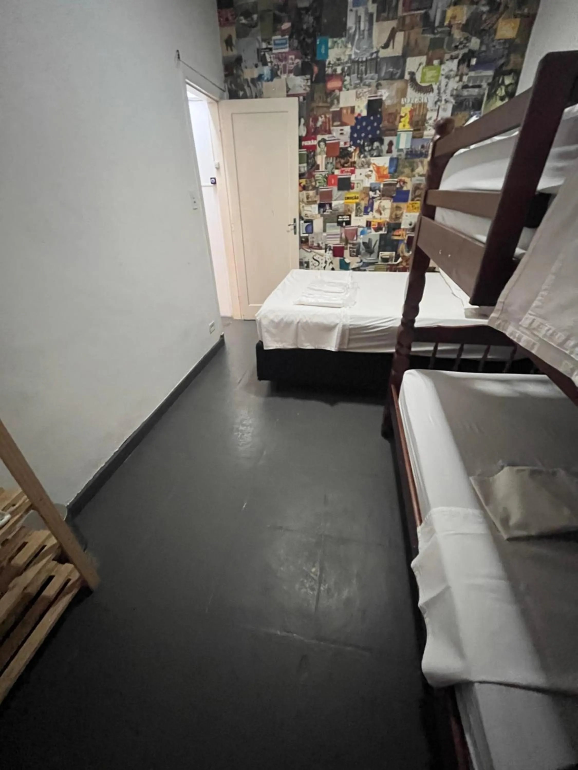 Photo of the whole room in COACHHOSTEL7