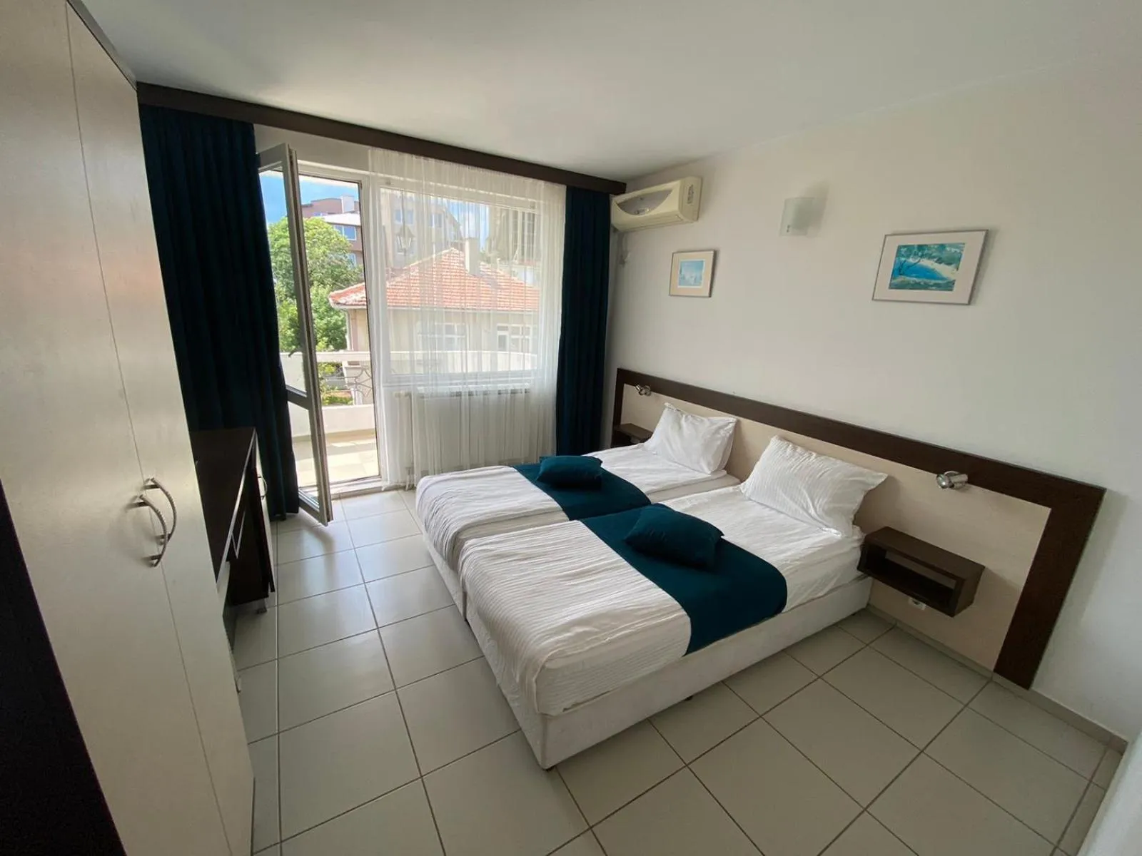 Bed in Lilia 2 Family Hotel