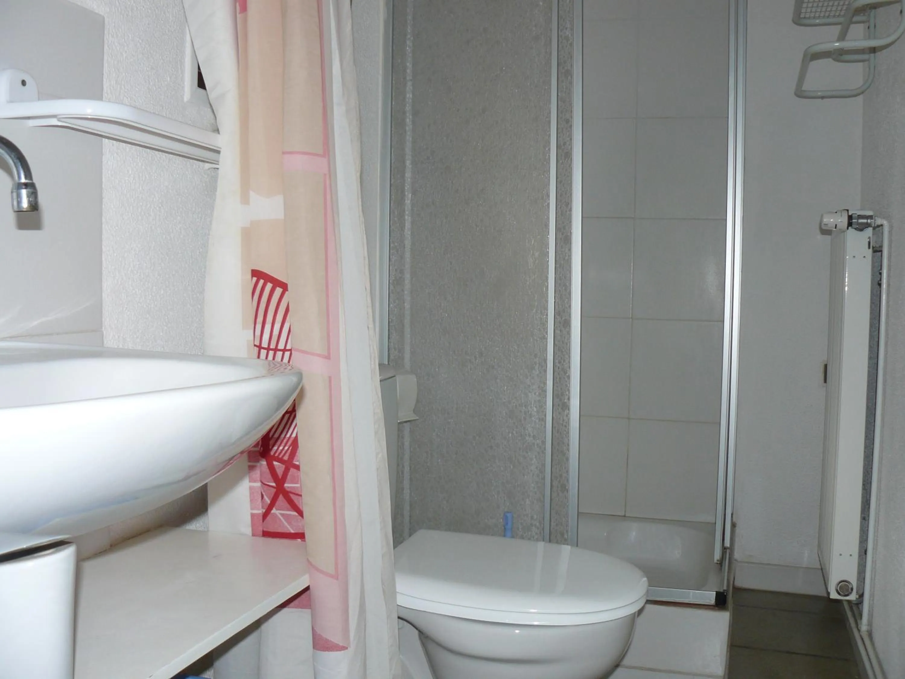 Shower in Le Claux des Hespérides