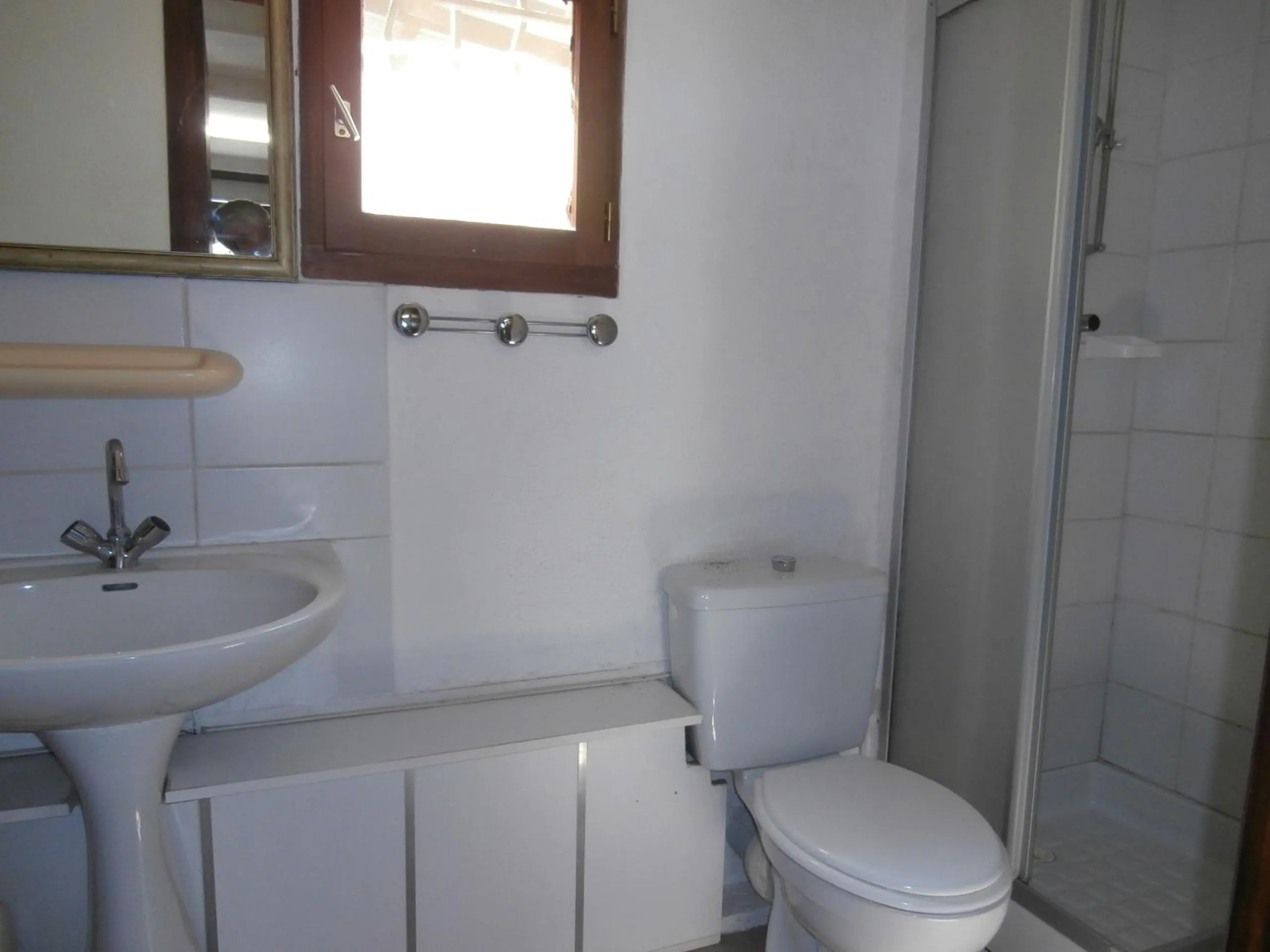 Shower in Le Claux des Hespérides