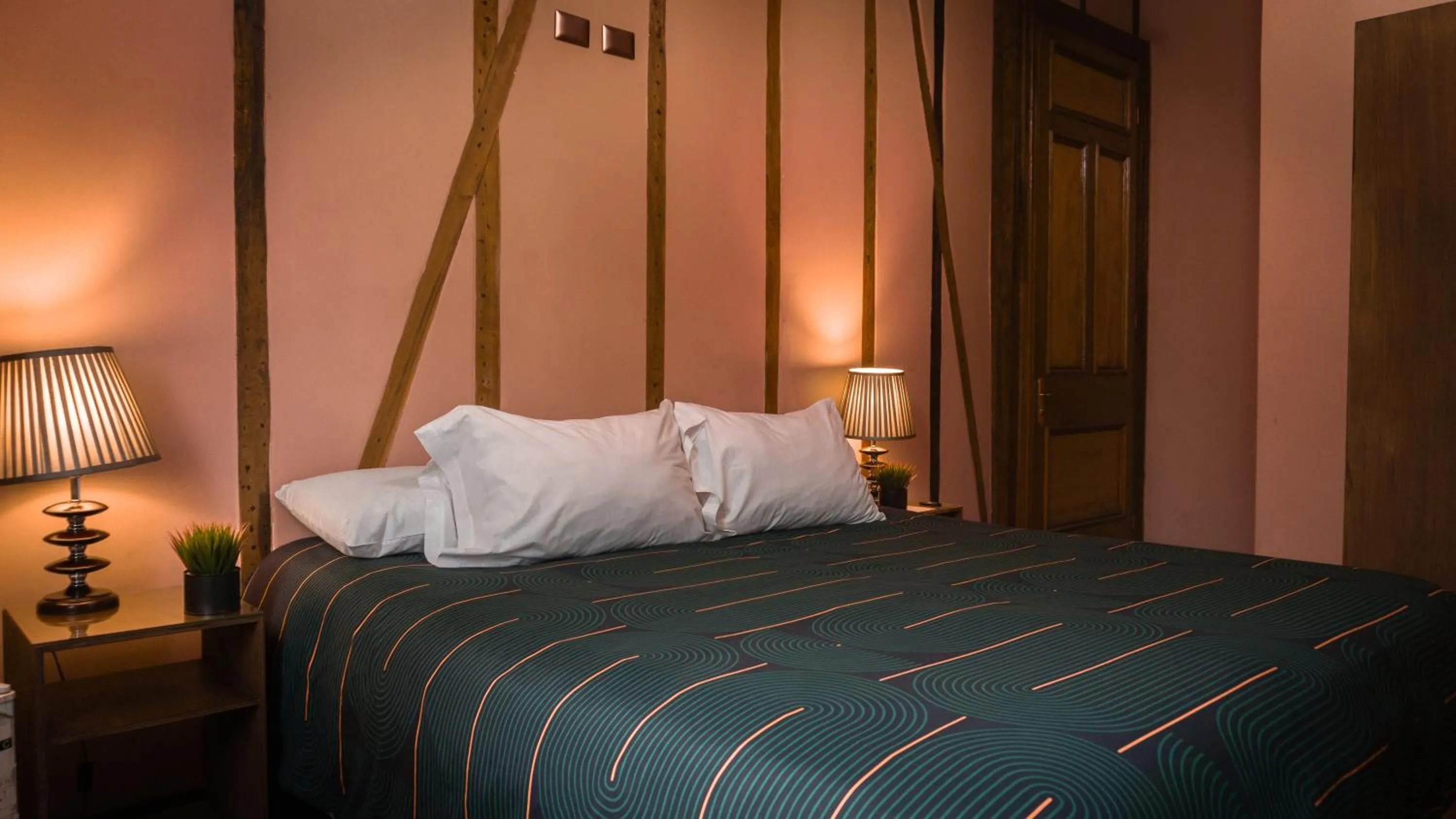 Bed in Hotel Reina Victoria Valparaíso