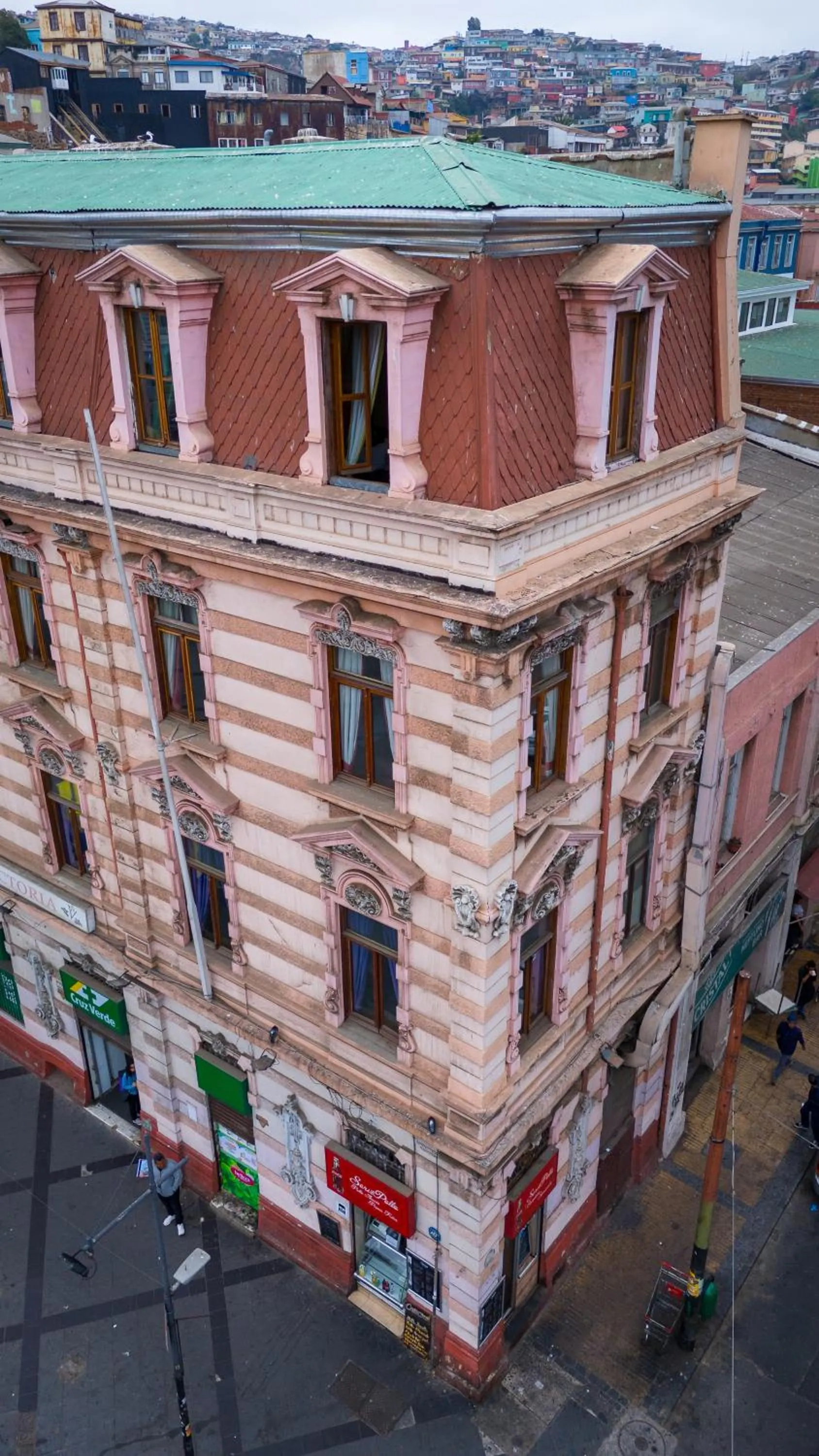 Property building in Hotel Reina Victoria Valparaíso