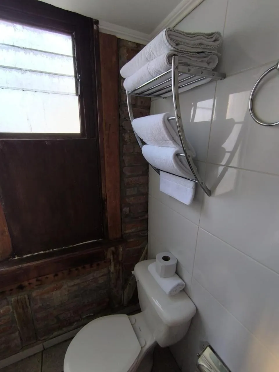 Bathroom in Hotel Reina Victoria Valparaíso