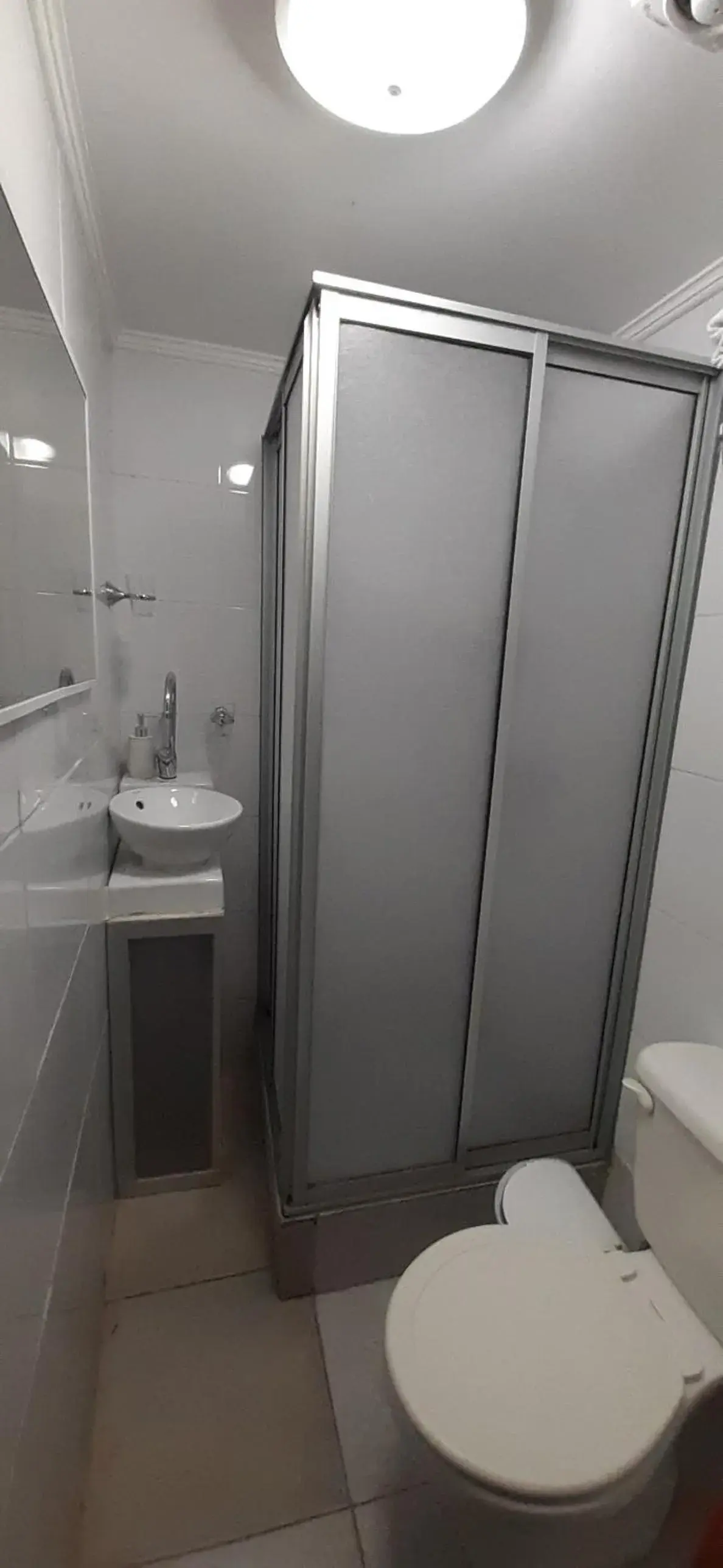 Small Double Room - single occupancy in Hotel Reina Victoria Valparaíso Small Double Room - single occupancy in Hotel Reina Victoria Valparaíso