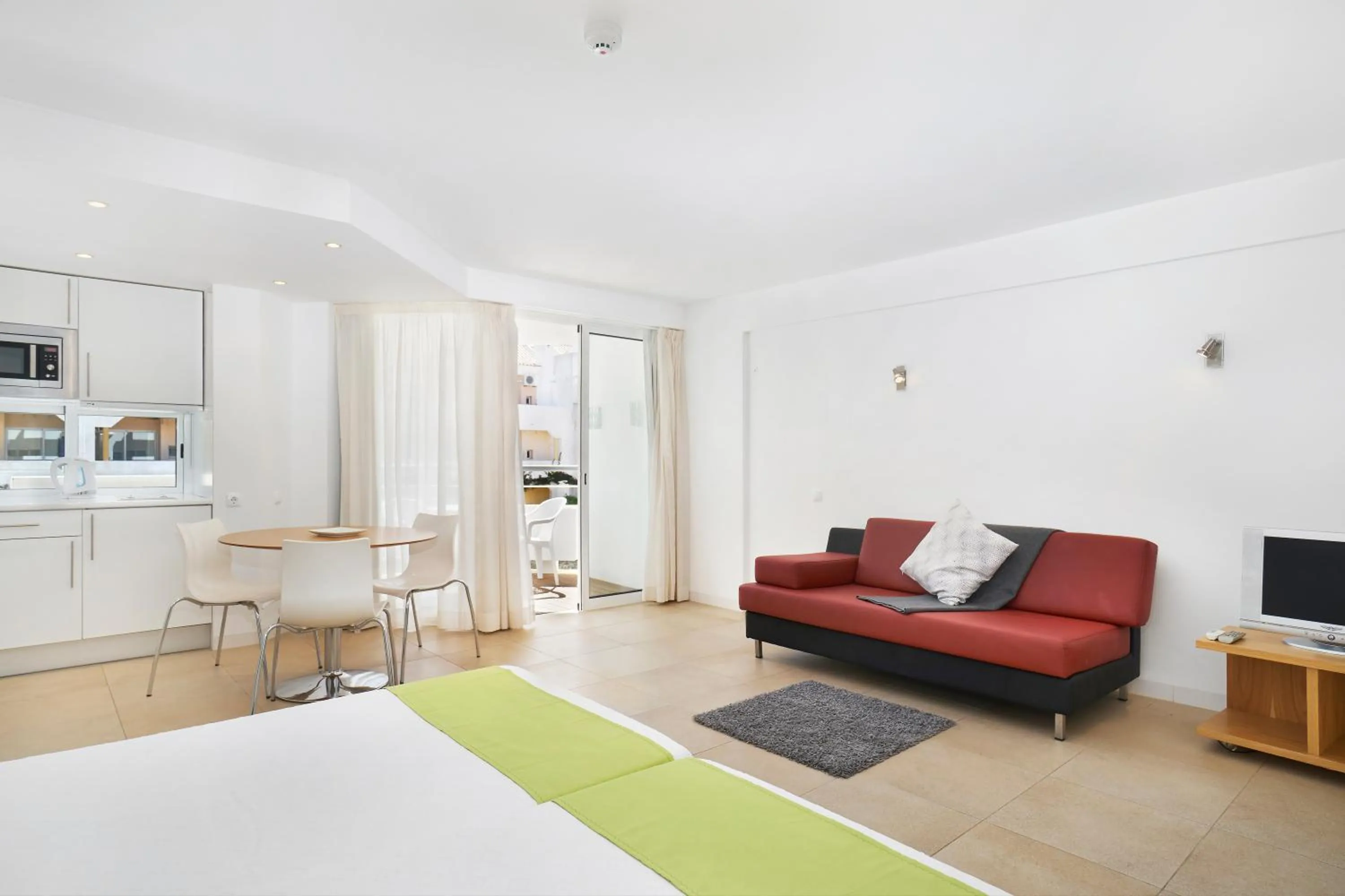 Kitchen or kitchenette in Golden Club Cabanas