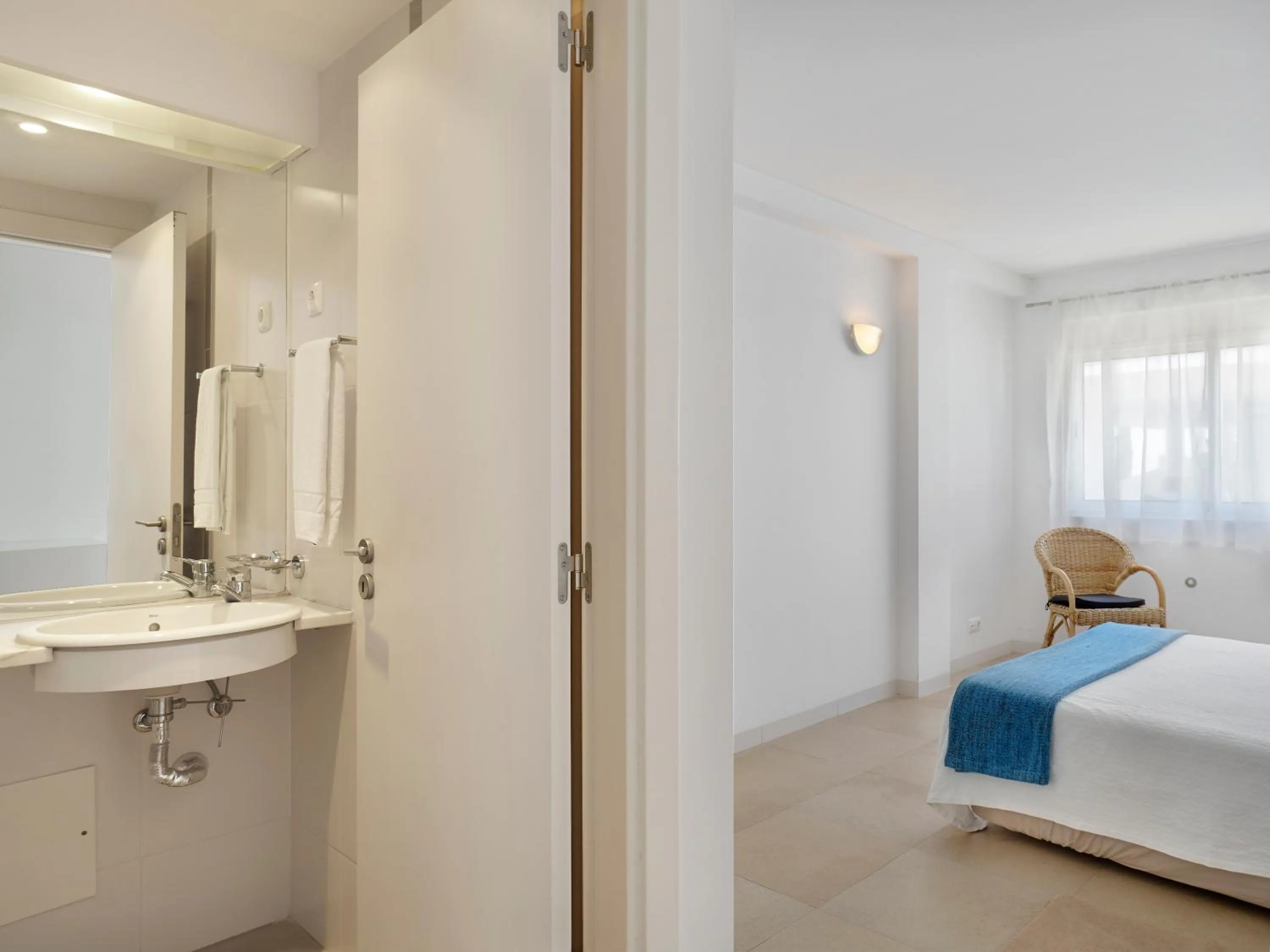 Bathroom, Bed in Golden Club Cabanas