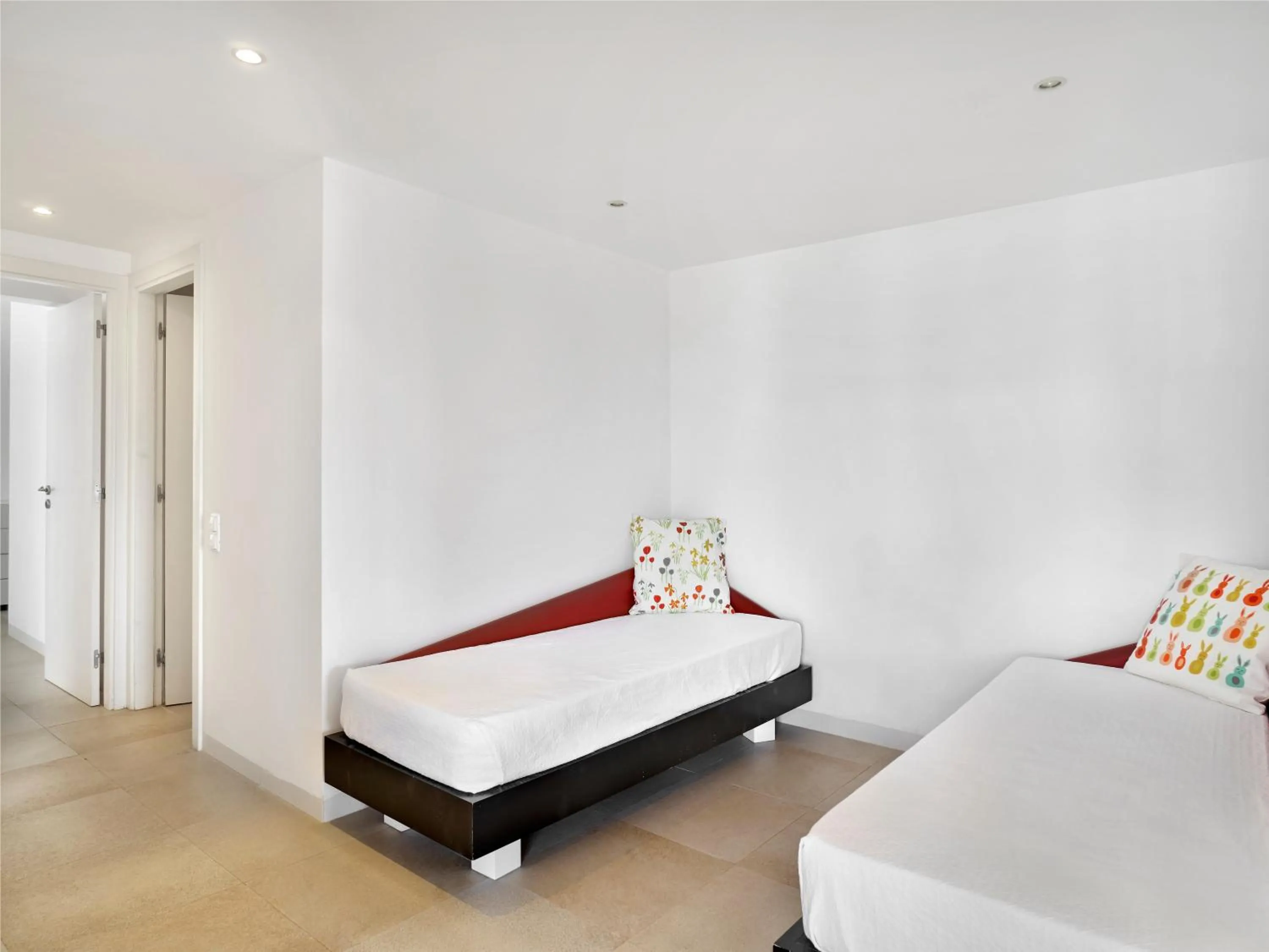 bunk bed, Bed in Golden Club Cabanas