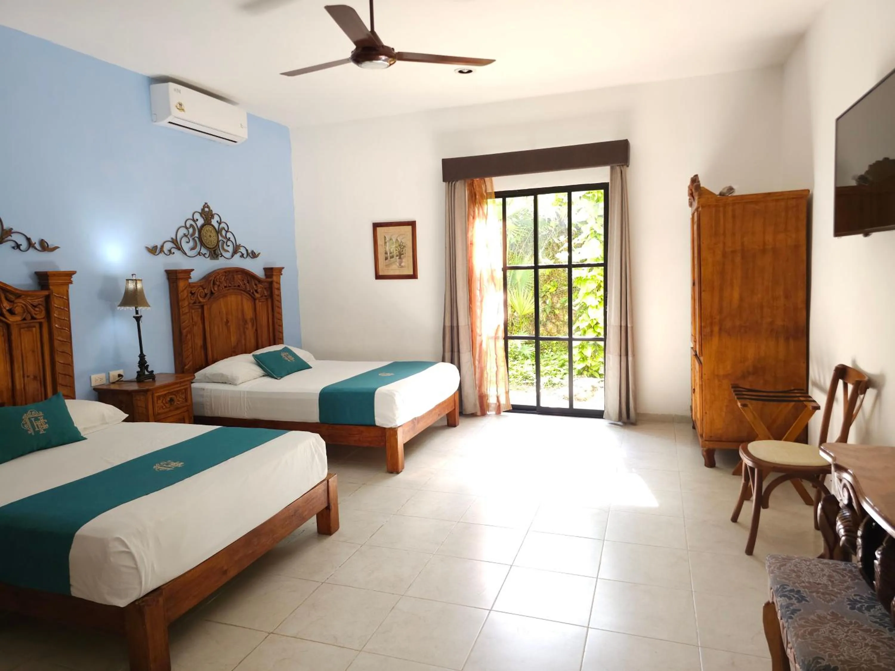 Bedroom, Bed in Hotel Fundadores