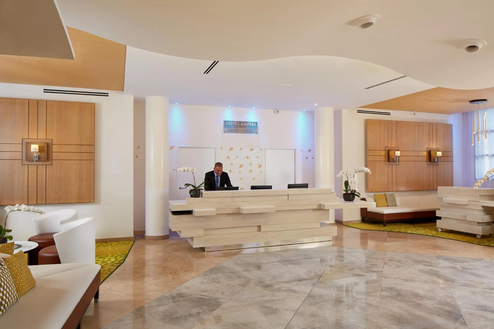 Property building in Ampère