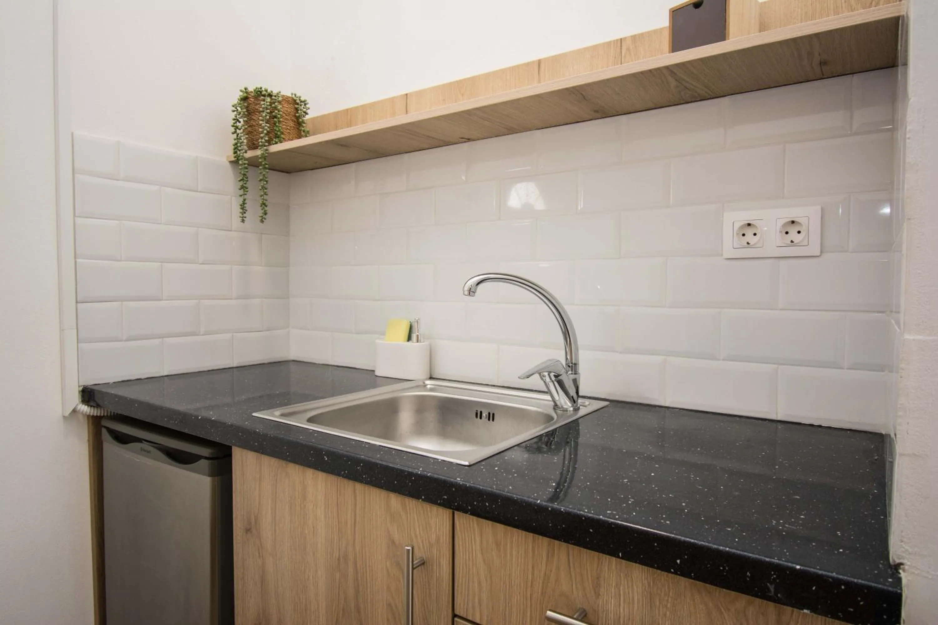 Michalianna Suites "by Checkin"