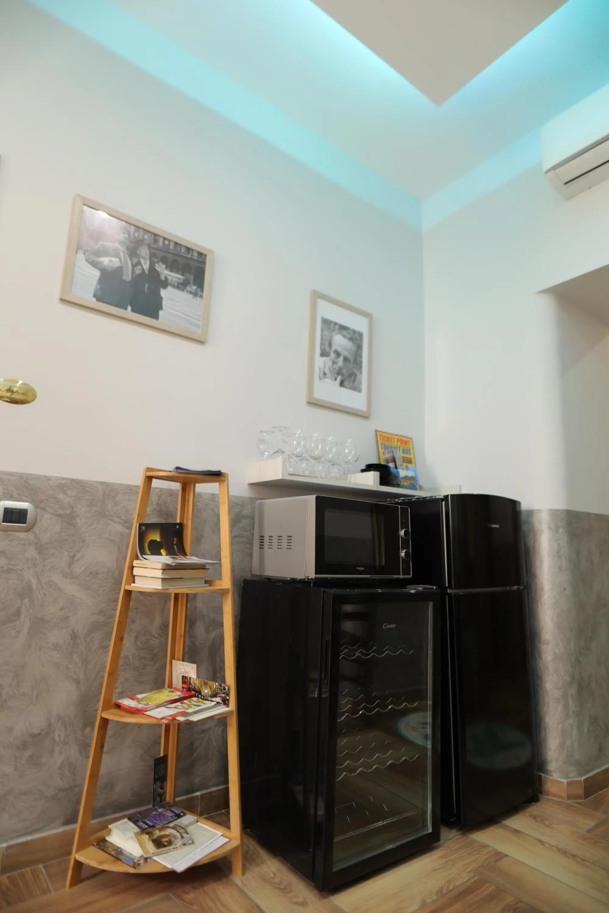 minibar in L'Ammor e Napule