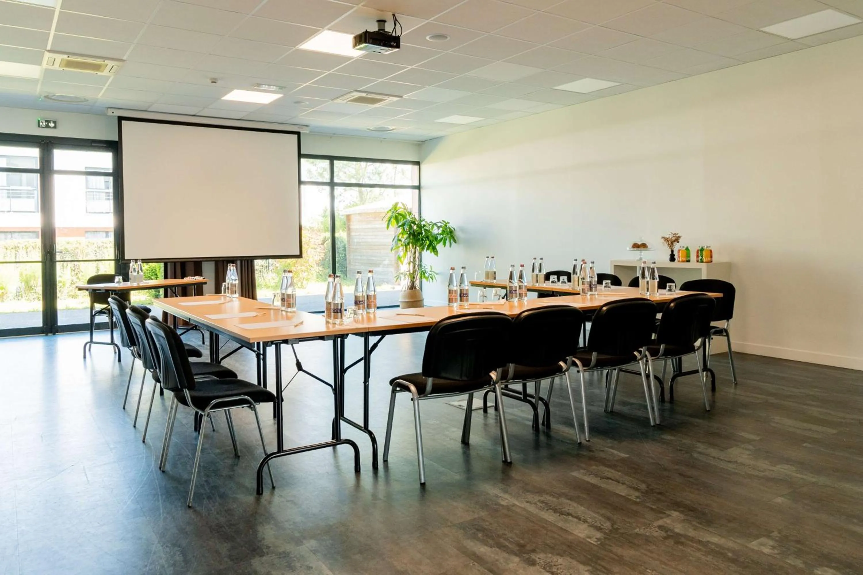 Meeting/conference room in Best Western Hôtel De La Cité & Spa