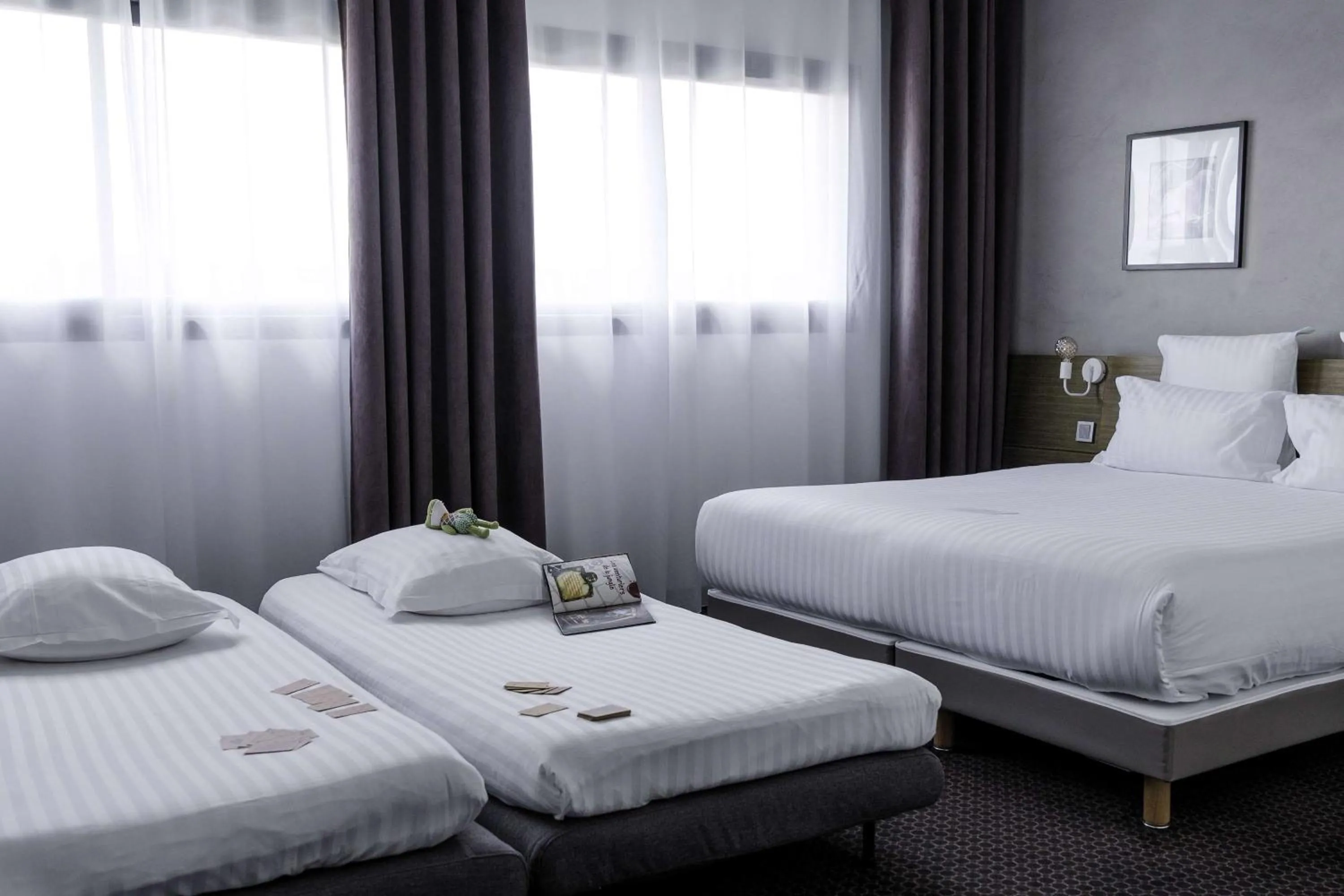 Bedroom, Bed in Best Western Hôtel De La Cité & Spa