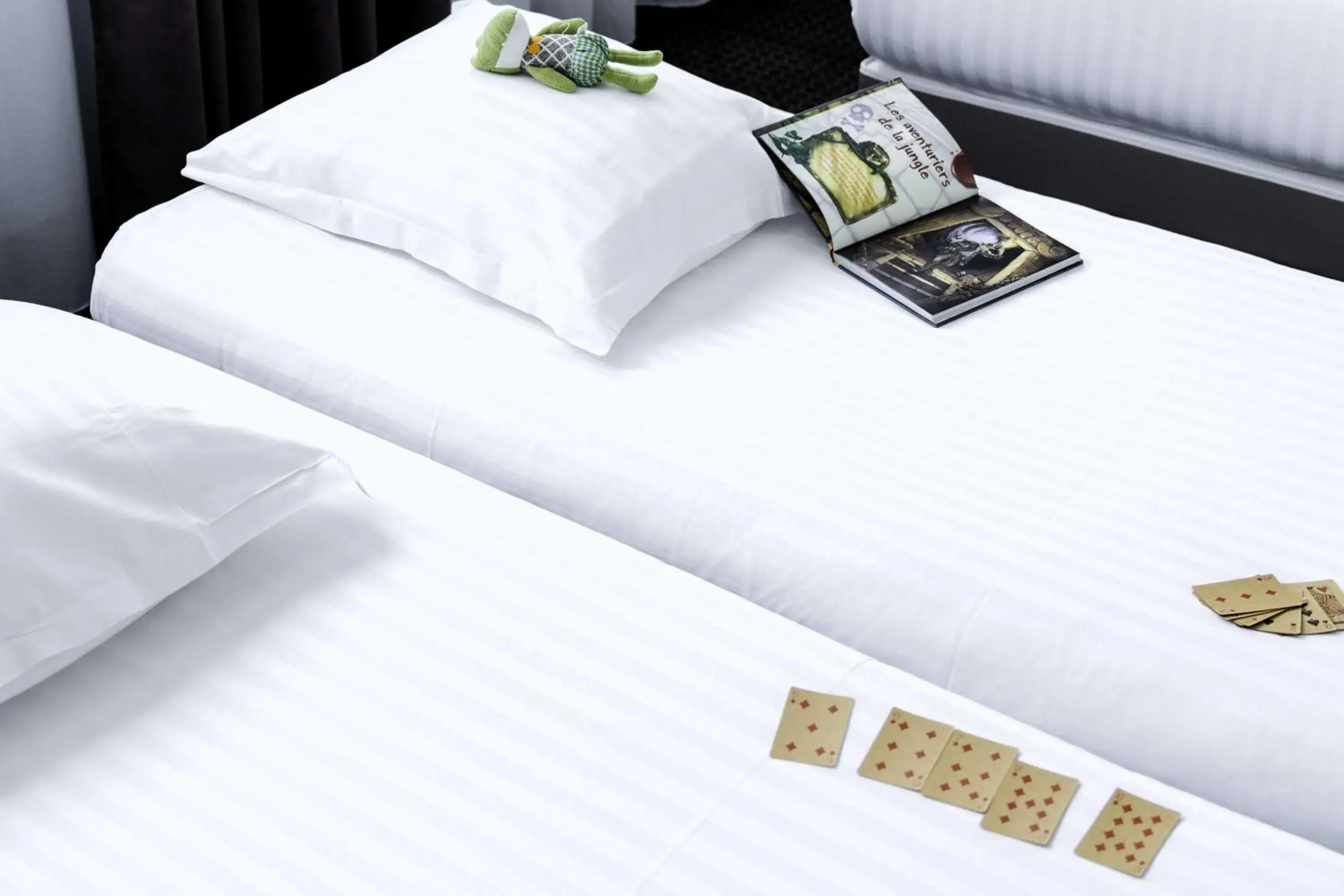 Bedroom, Bed in Best Western Hôtel De La Cité & Spa Bedroom, Bed in Best Western Hôtel De La Cité & Spa