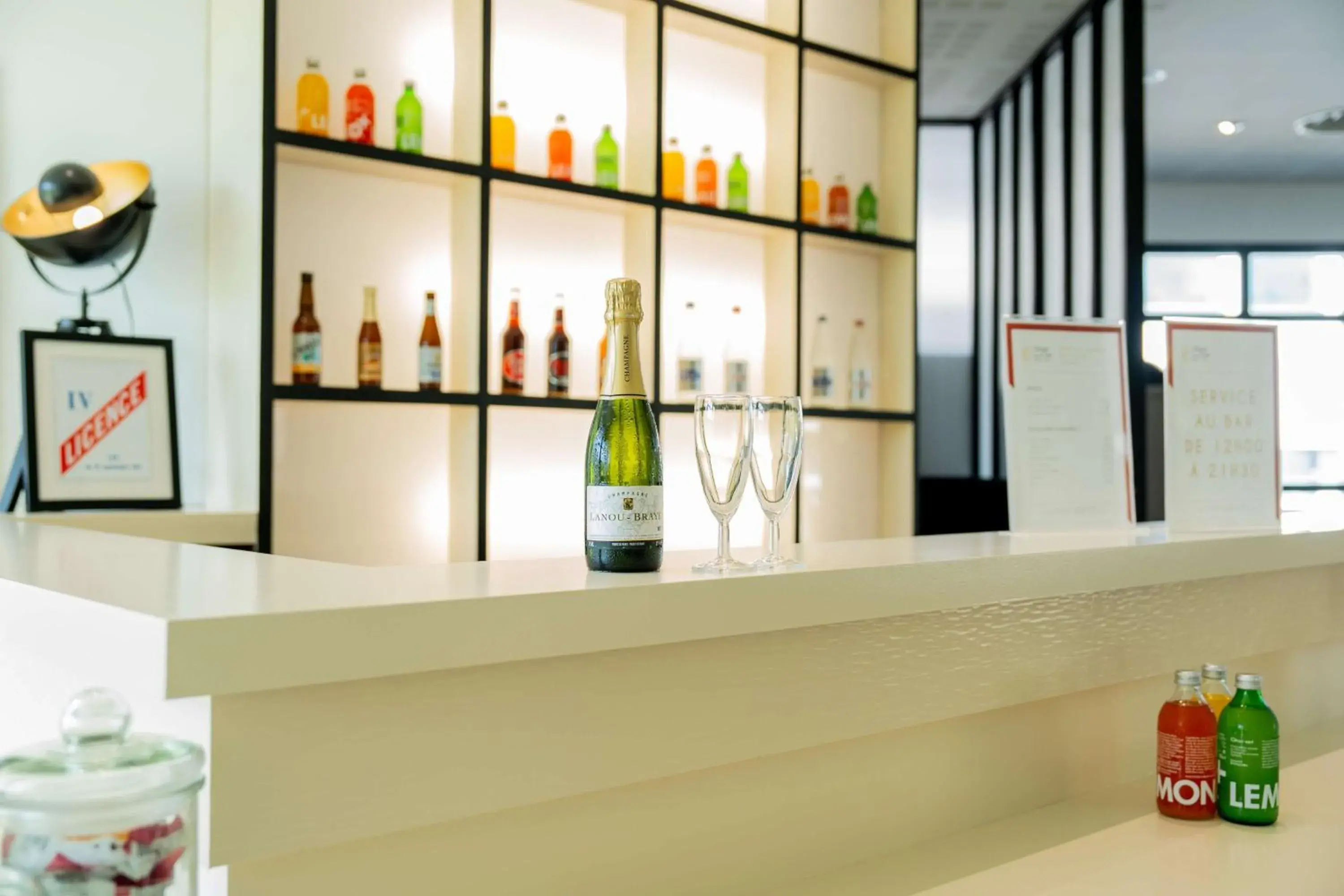 Lounge or bar in Best Western Hôtel De La Cité & Spa Lounge or bar in Best Western Hôtel De La Cité & Spa