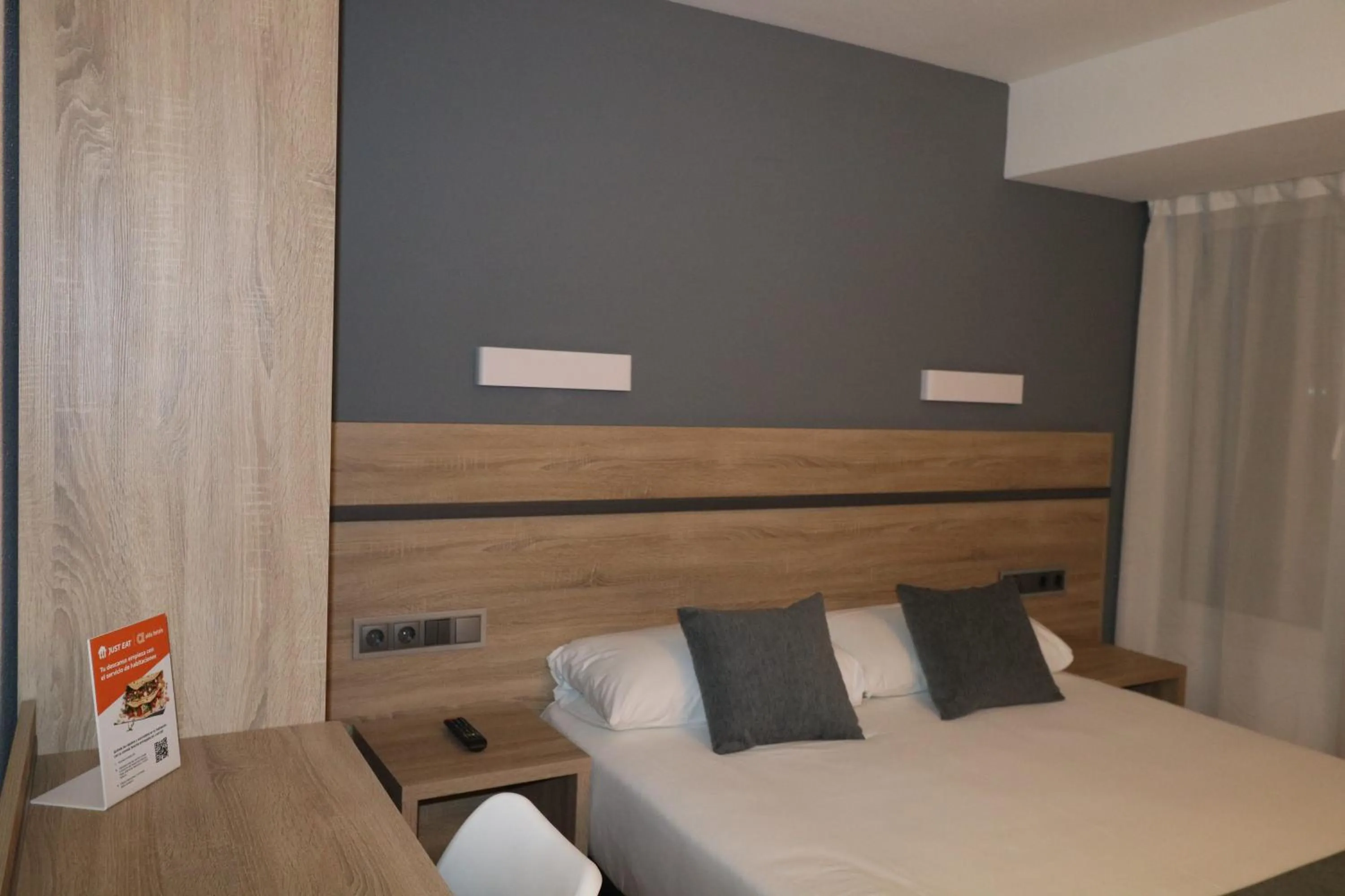 Bed in Hostal Alda Palencia Plaza