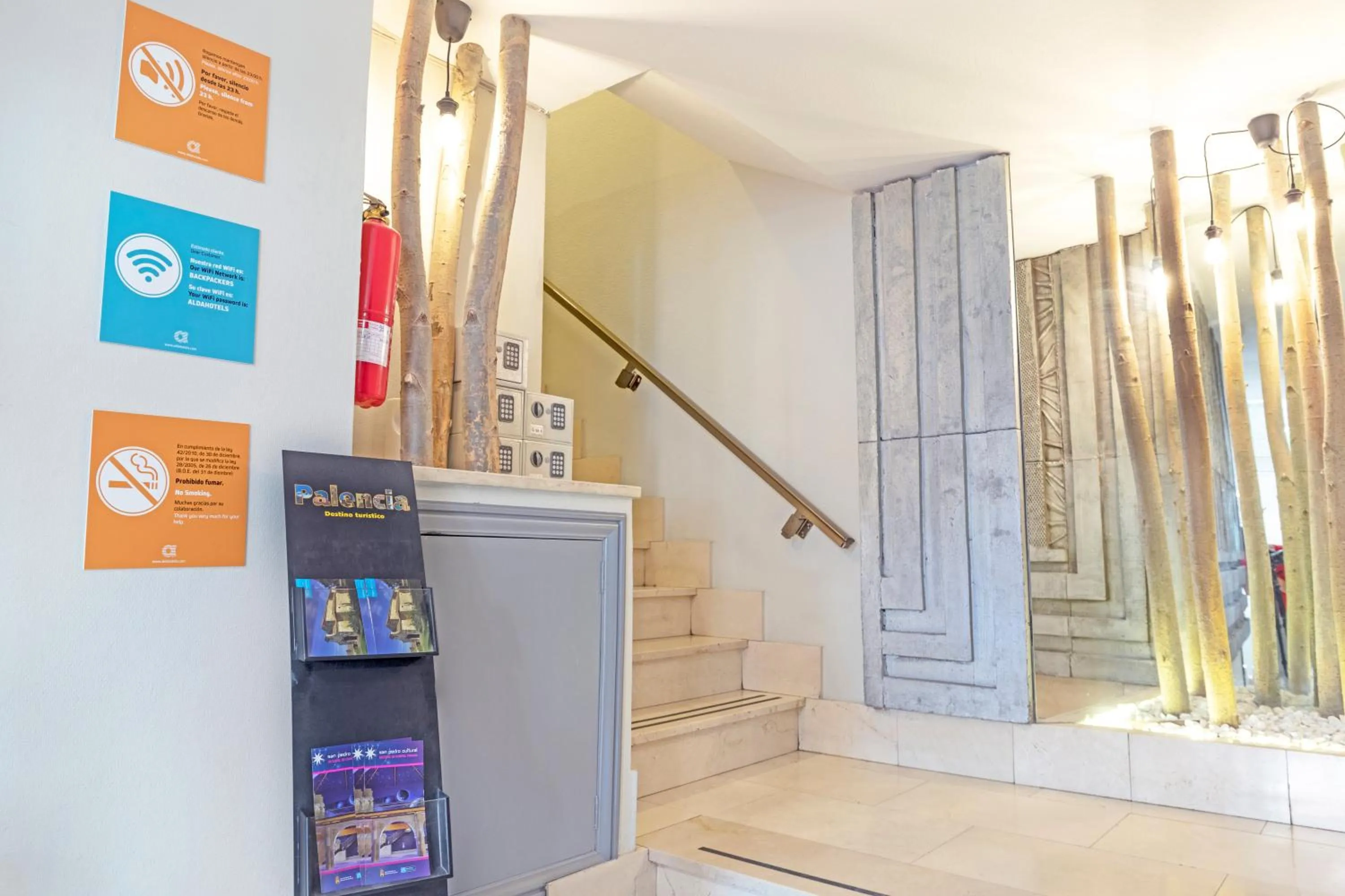 Lobby or reception in Hostal Alda Palencia Plaza