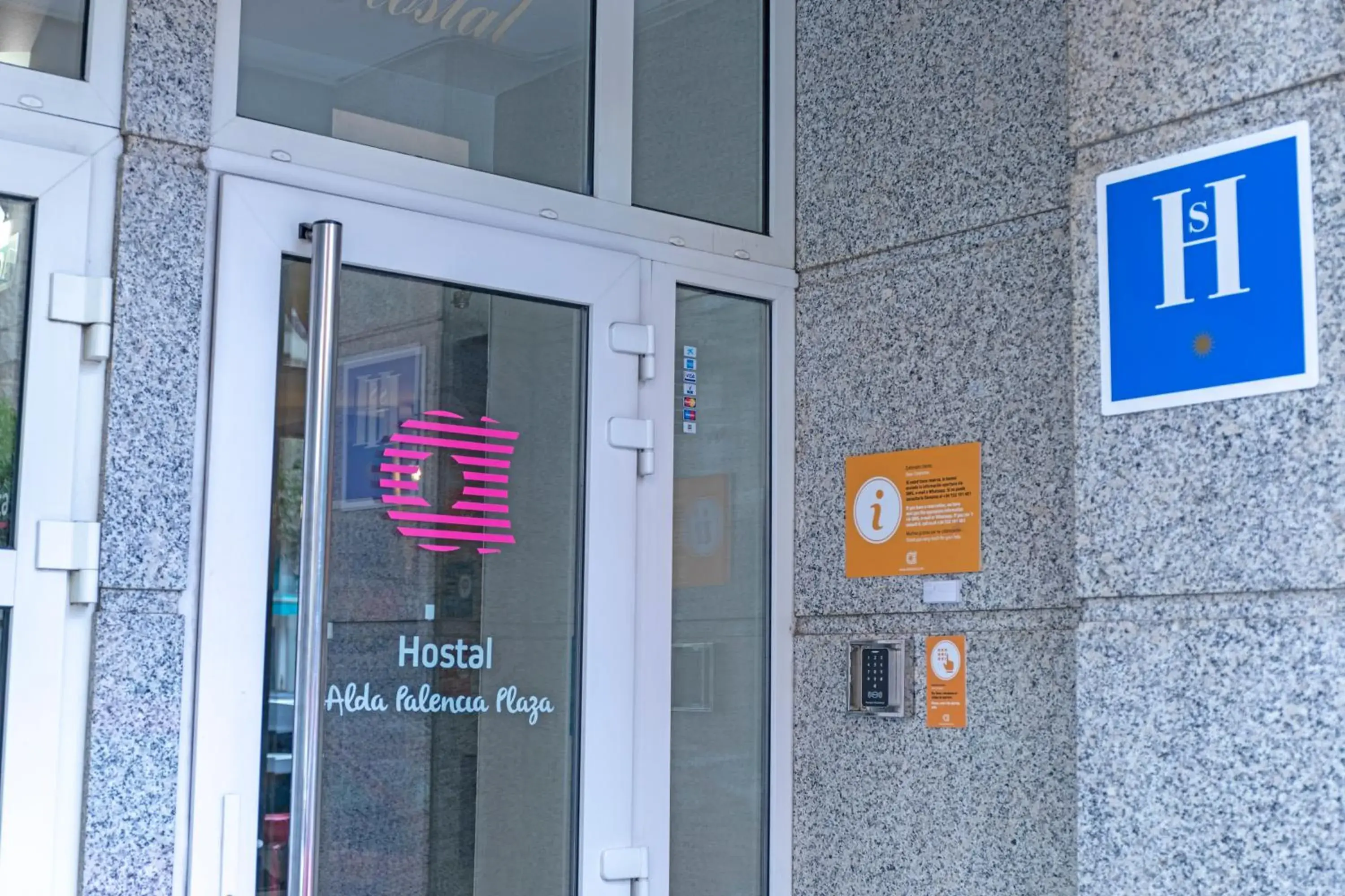 Property building in Hostal Alda Palencia Plaza Property building in Hostal Alda Palencia Plaza