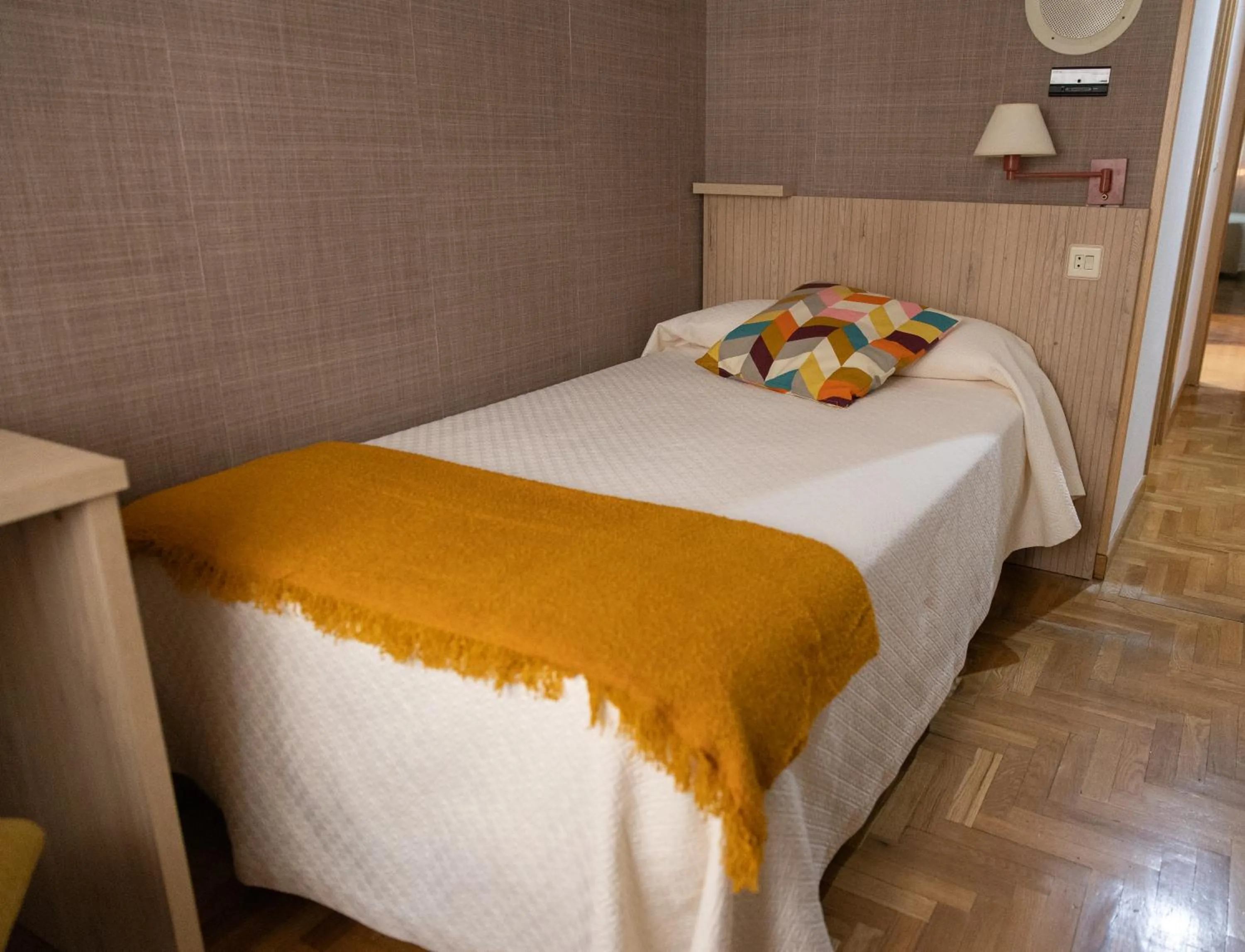 Bed in Hotel El Molinón