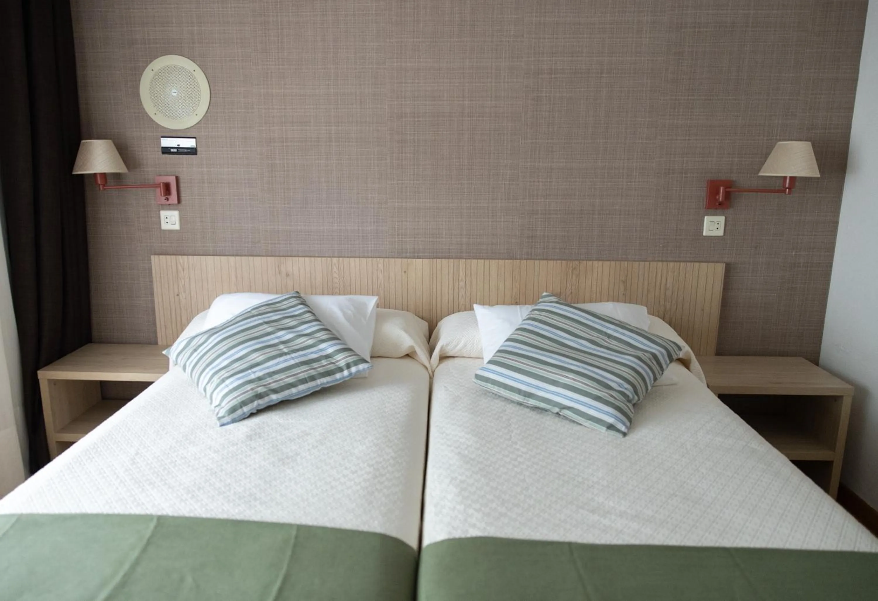 Bed in Hotel El Molinón