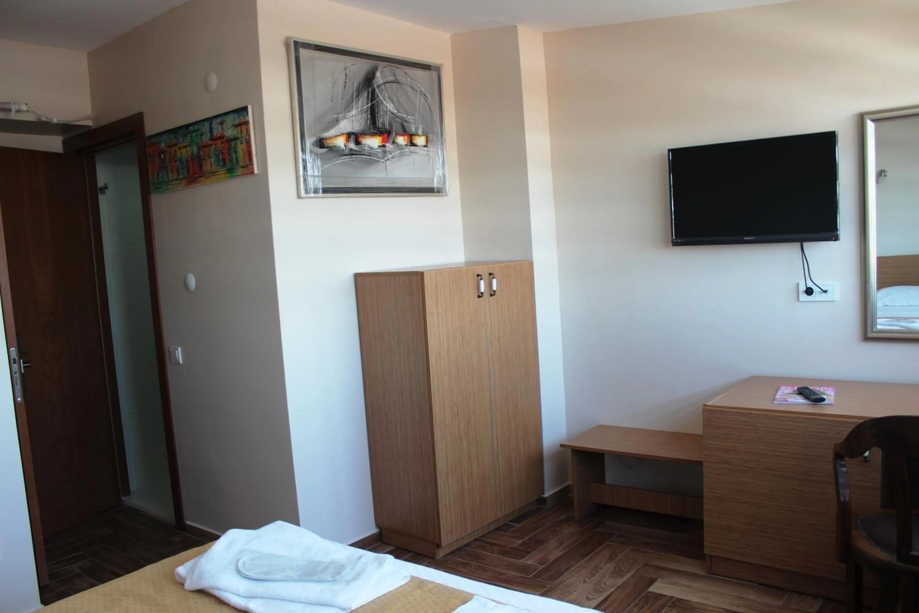Photo of the whole room, Bed in Kadikoy Otel