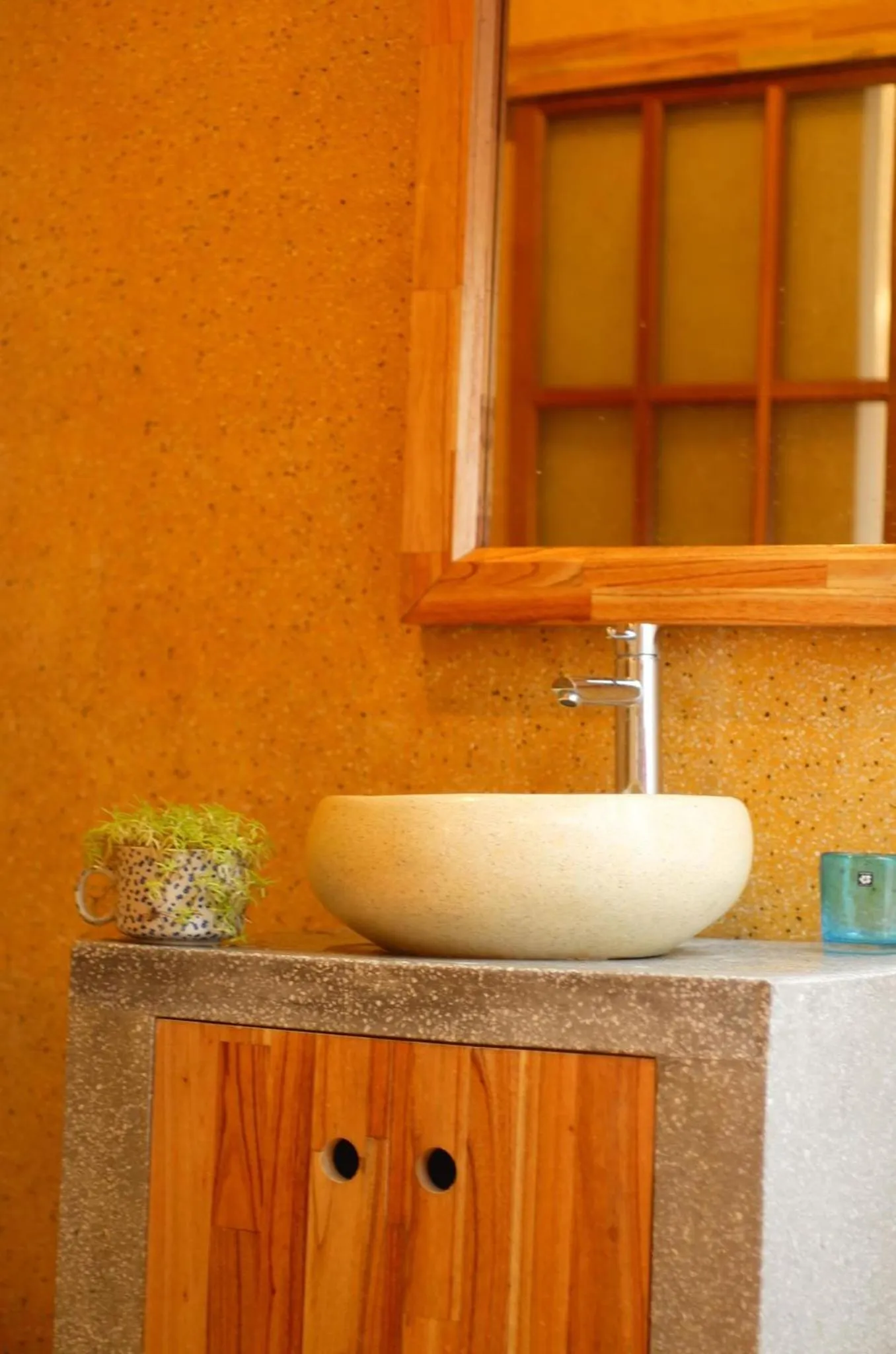 Garden in a-mâze house