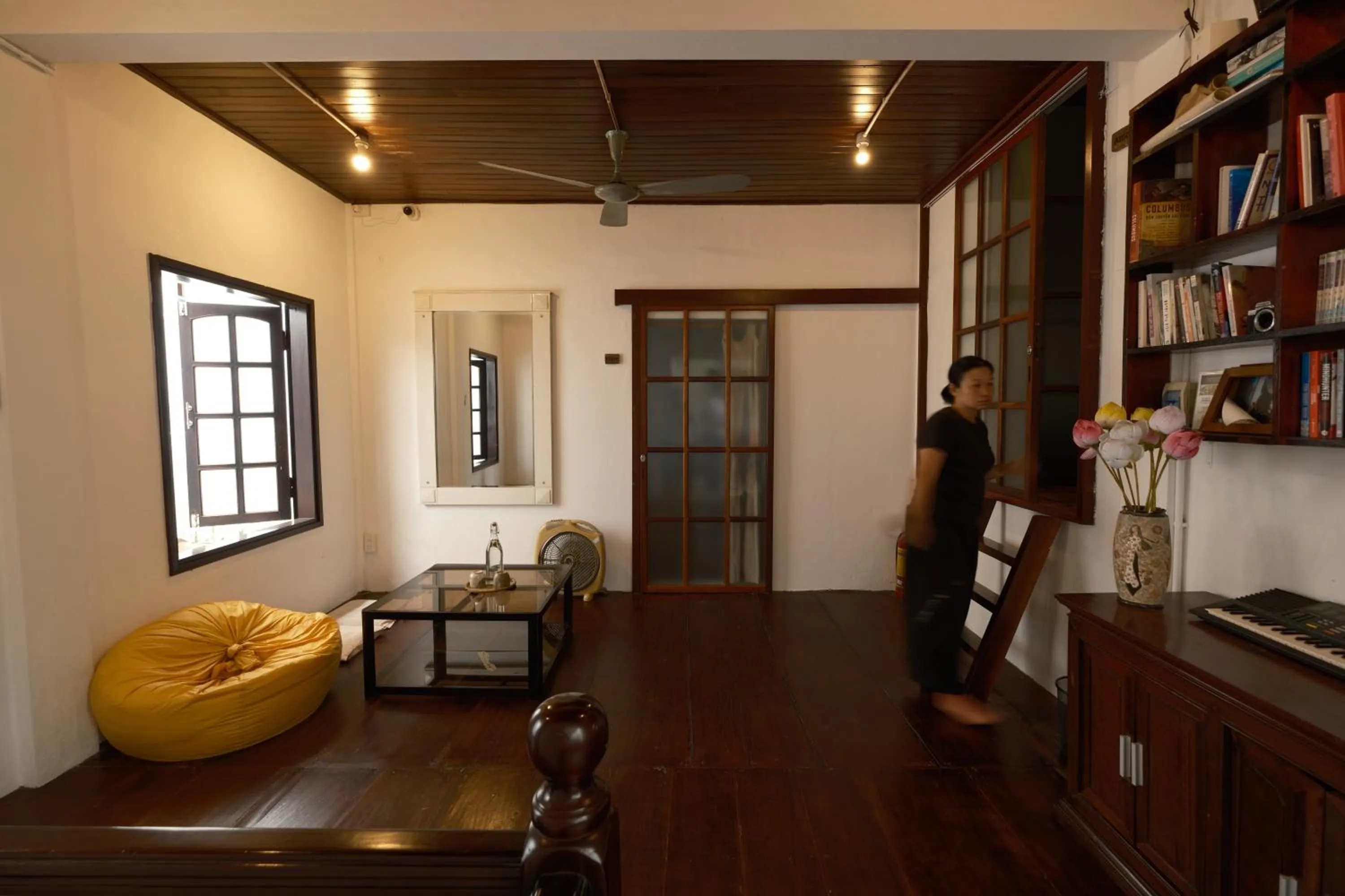 Guests in a-mâze house