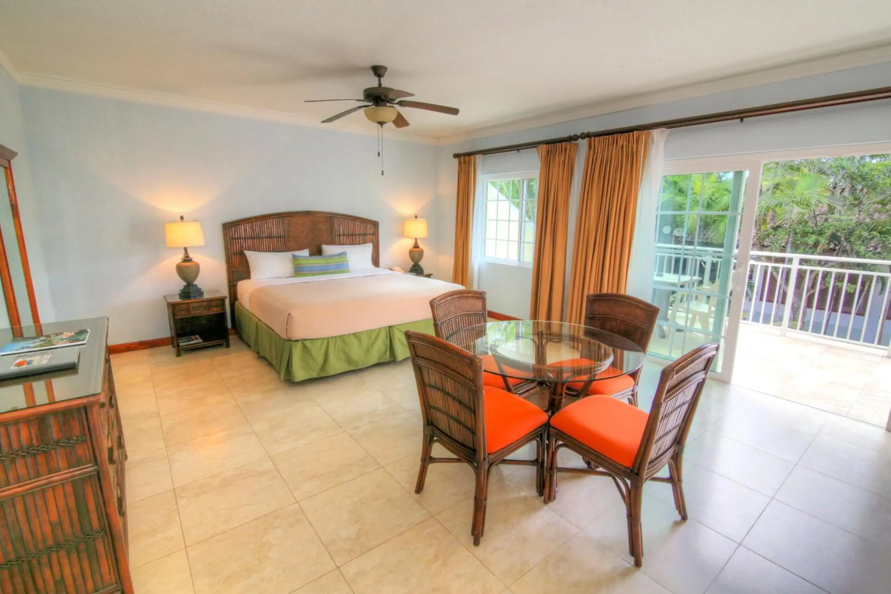 Photo of the whole room, Bed in Coco La Palm Photo of the whole room, Bed in Coco La Palm