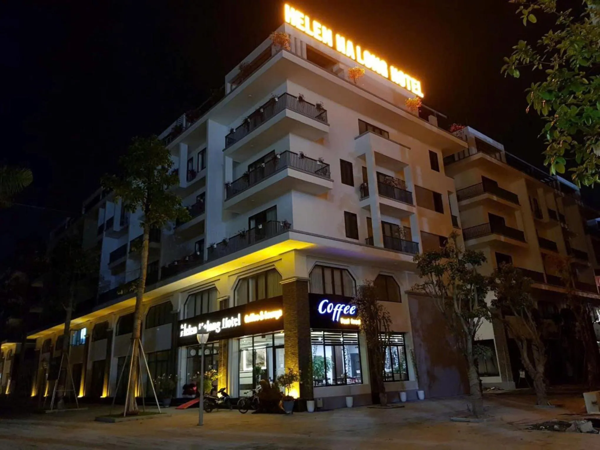 Property building in Helen Halong Hotel
