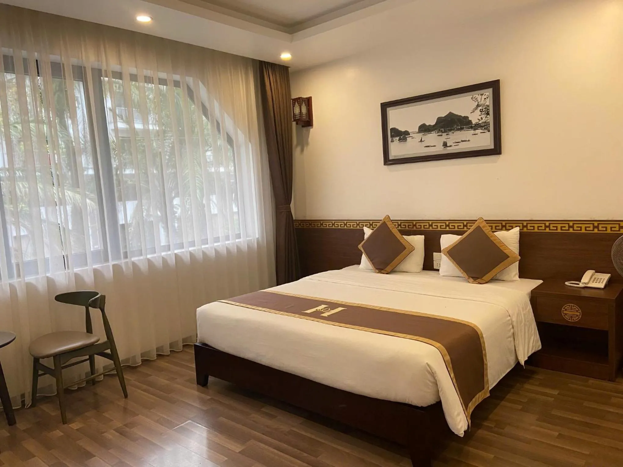 Bedroom, Bed in Helen Halong Hotel