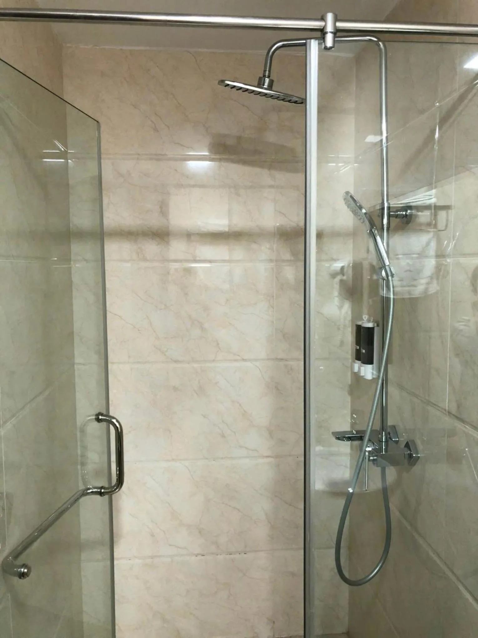 Shower in Helen Halong Hotel