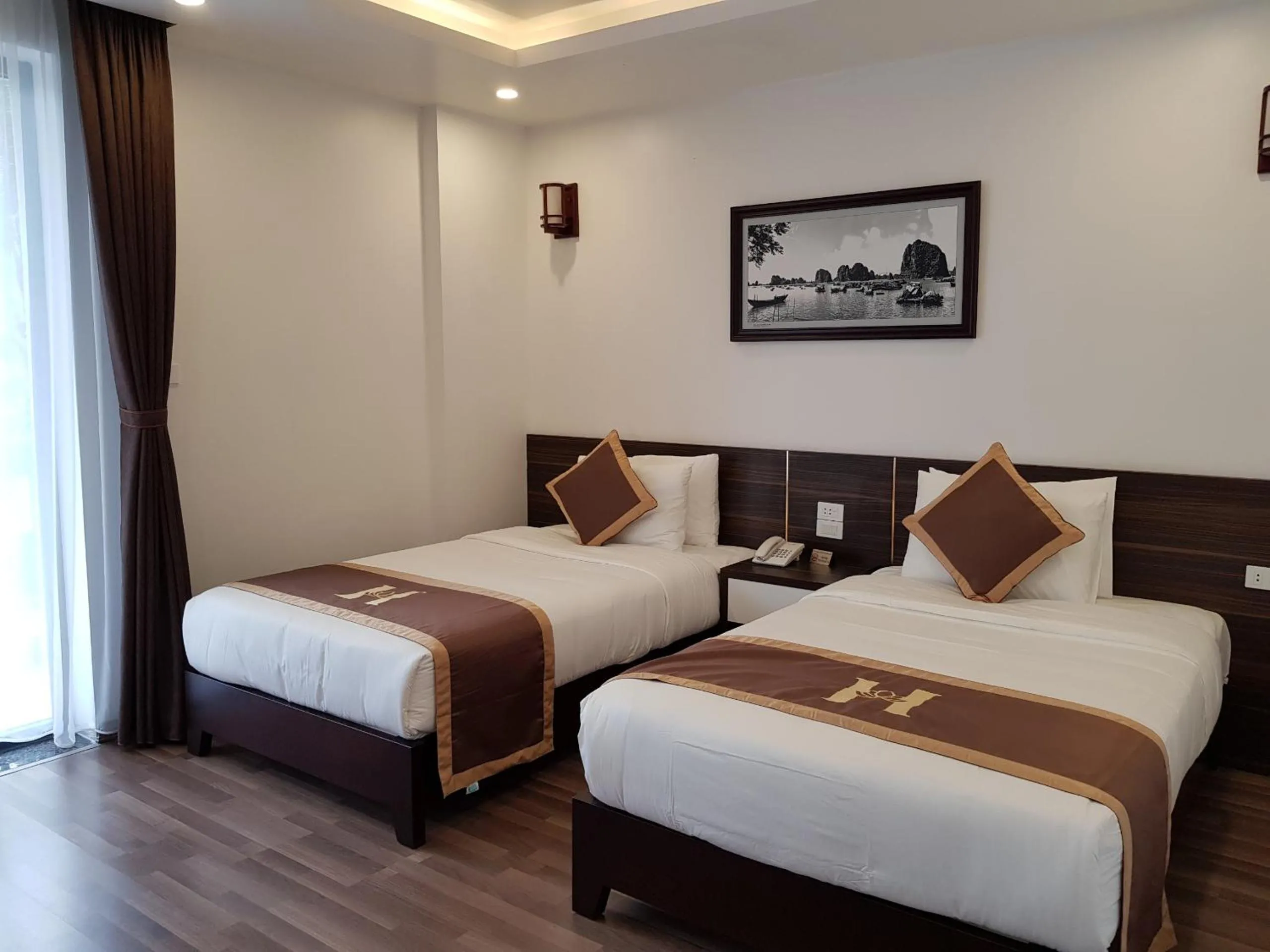 Bed in Helen Halong Hotel