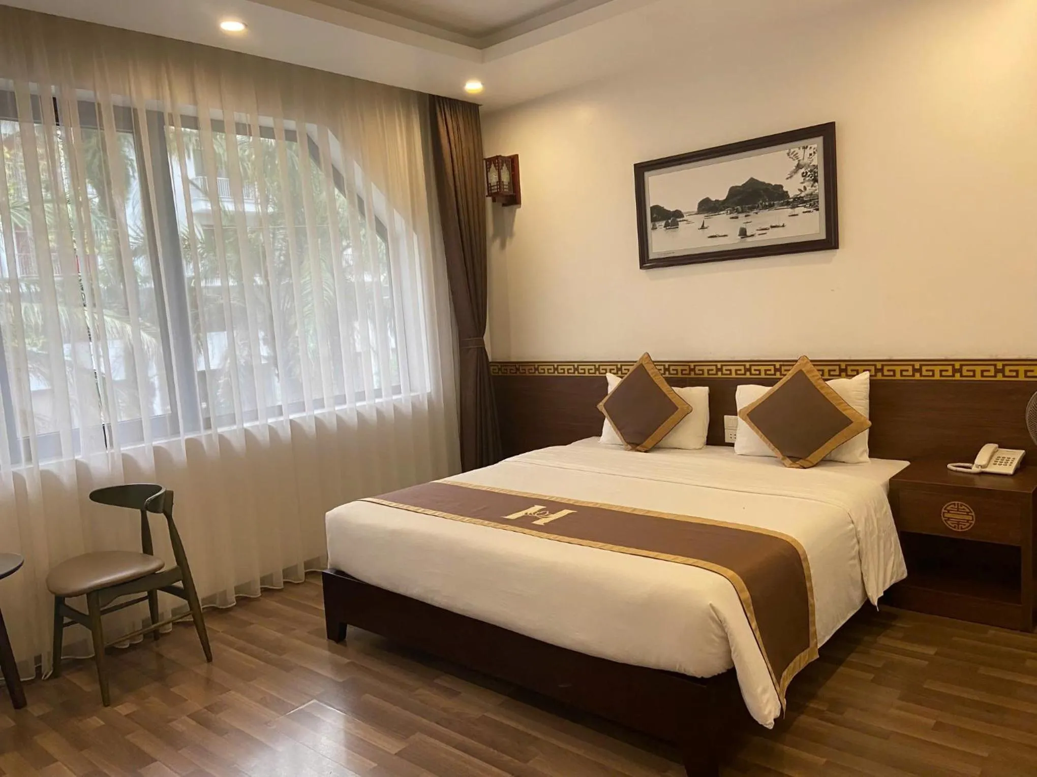 Bed in Helen Halong Hotel
