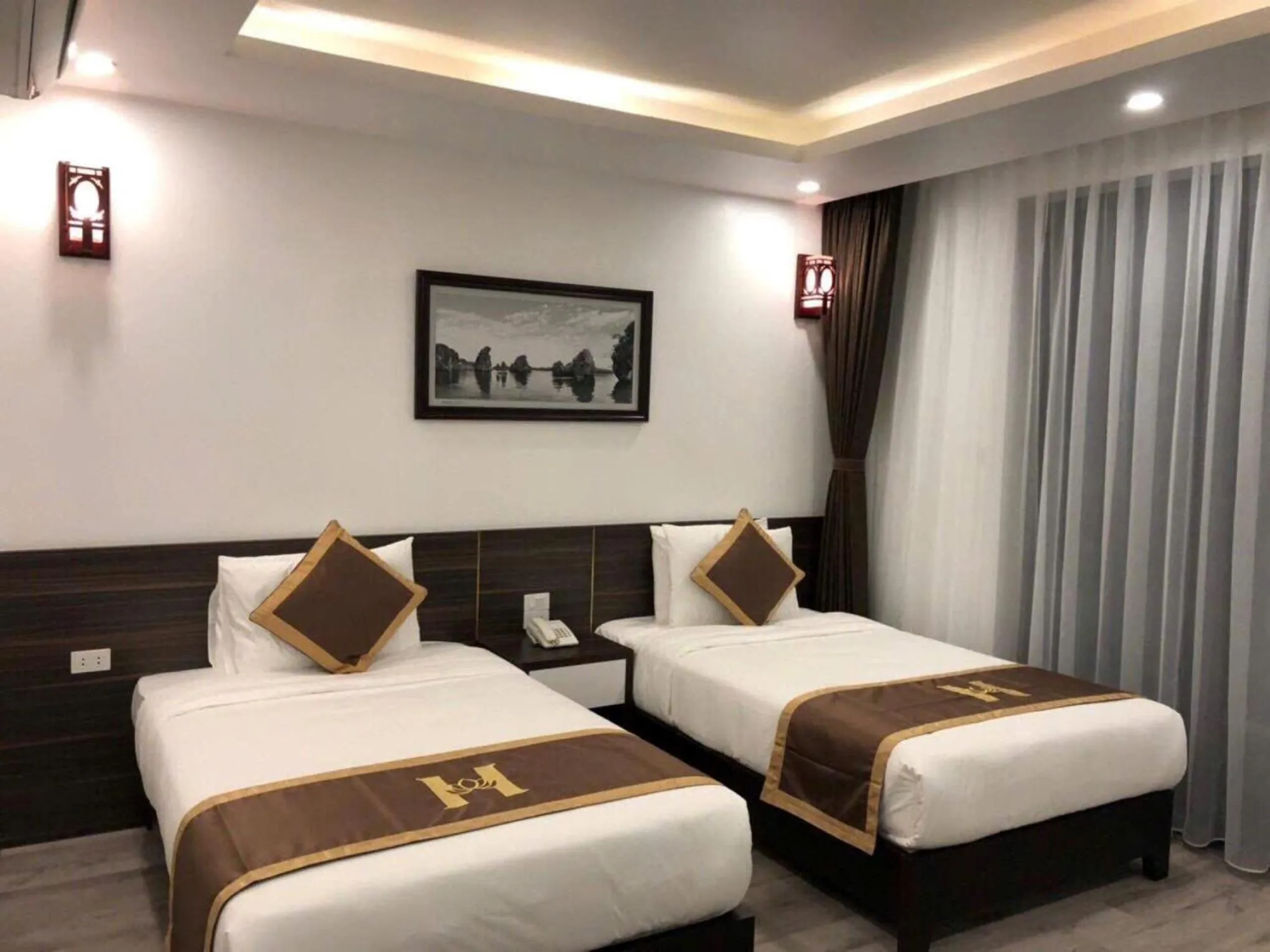Bed in Helen Halong Hotel