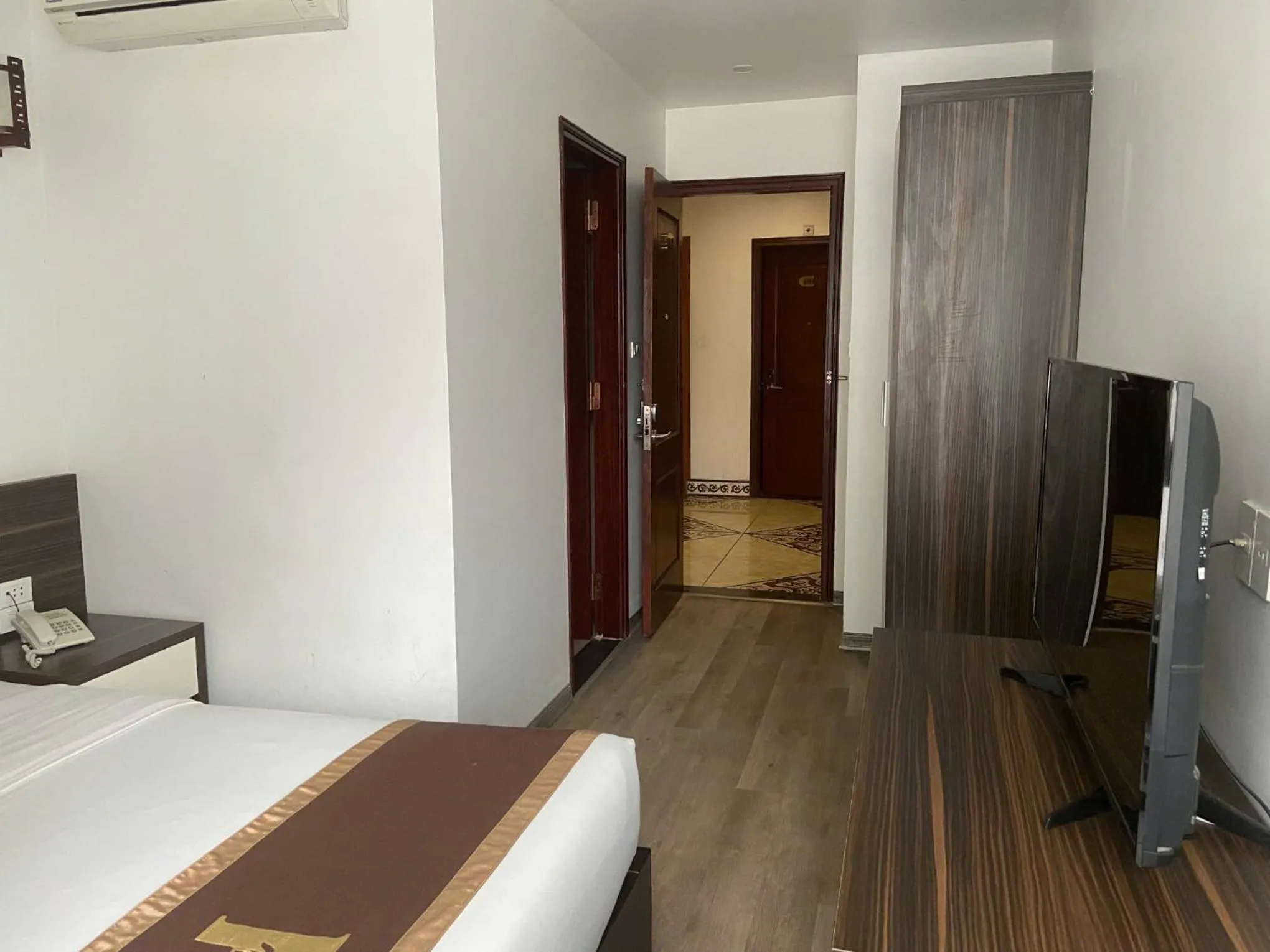 Bed in Helen Halong Hotel