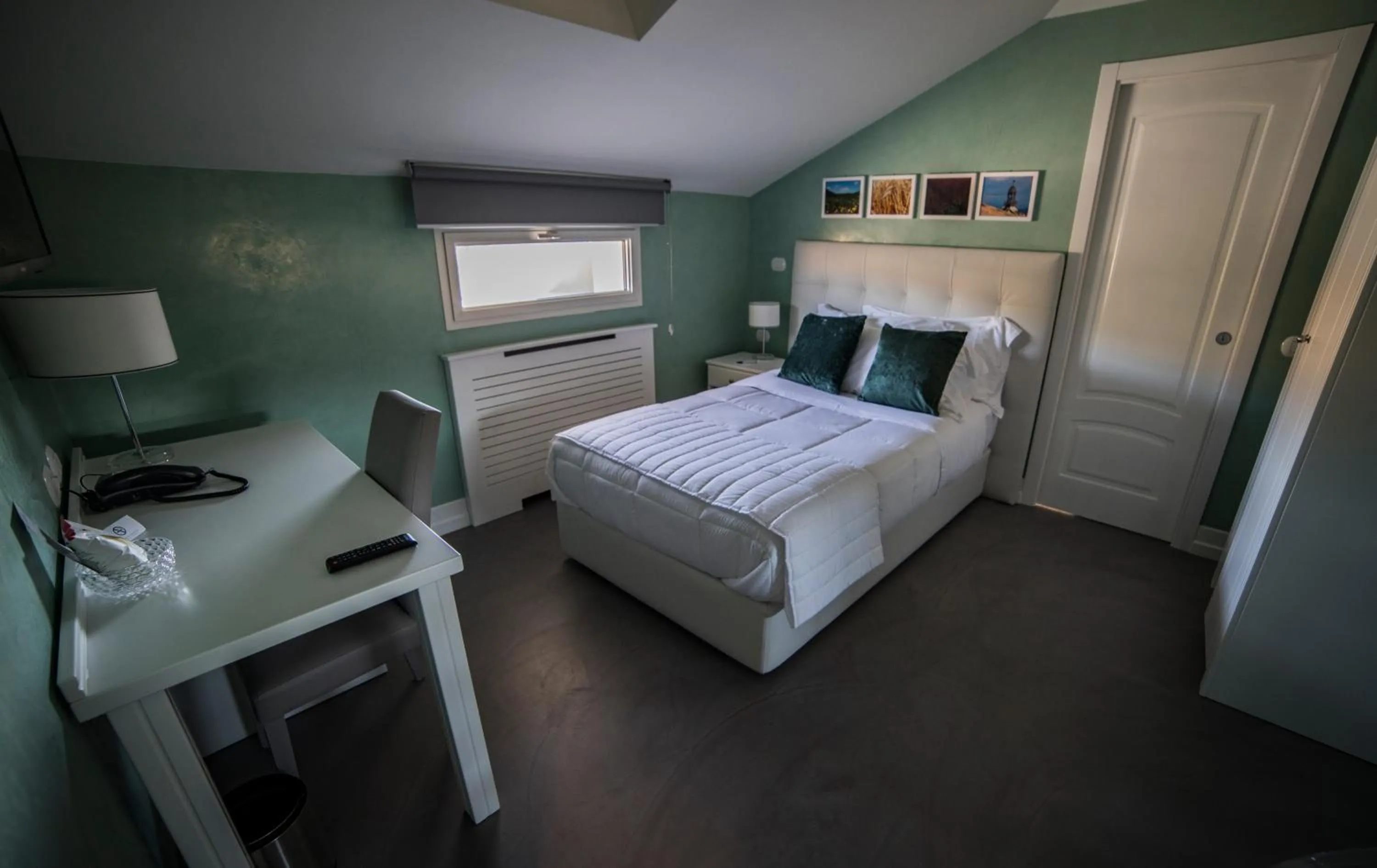 Bed in Hotel Villa Flora Relais