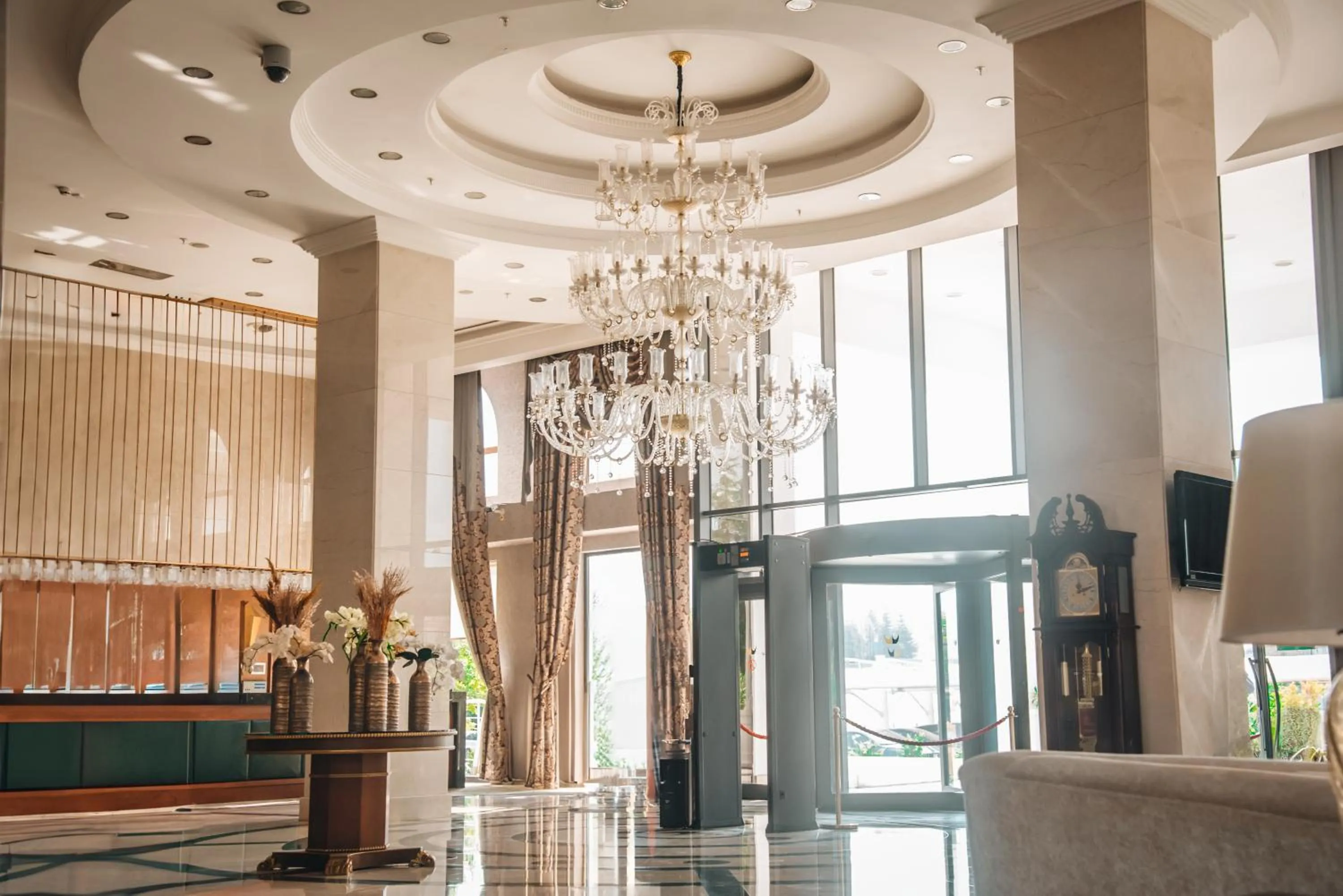 Facade/entrance in Wellborn Luxury Hotel