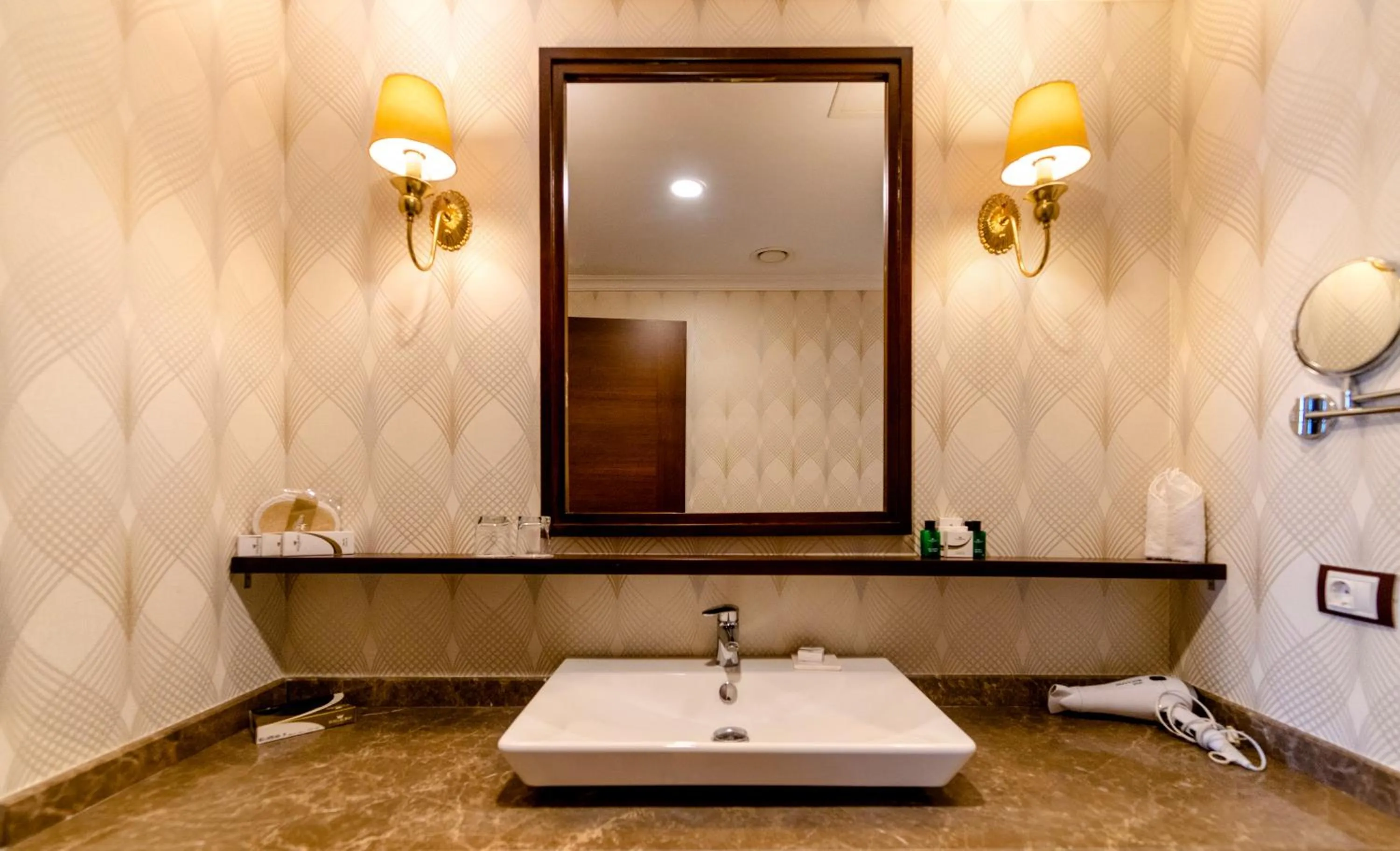 Bathroom in Wellborn Luxury Hotel
