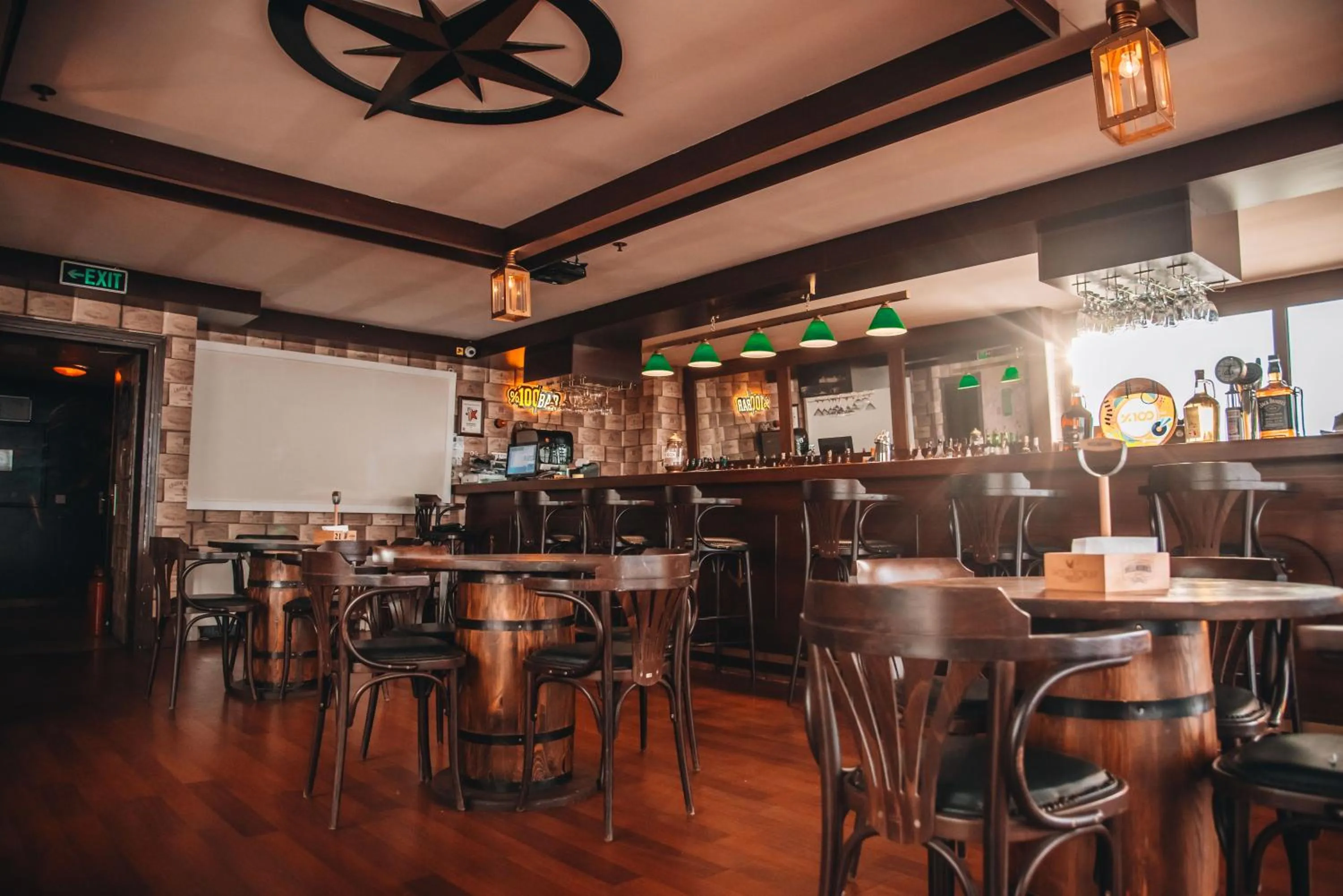 Restaurant/places to eat in Wellborn Luxury Hotel