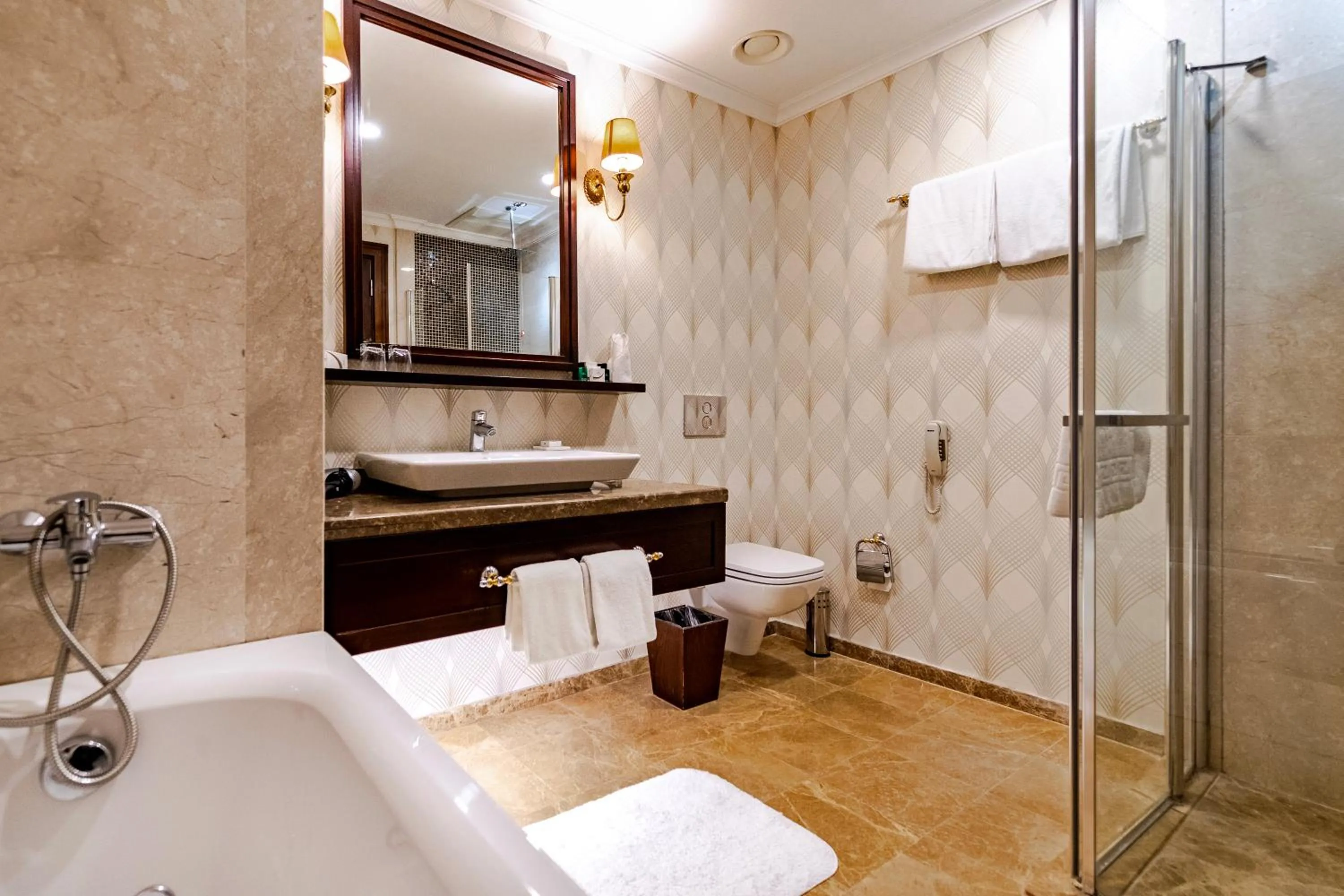 Bathroom in Wellborn Luxury Hotel