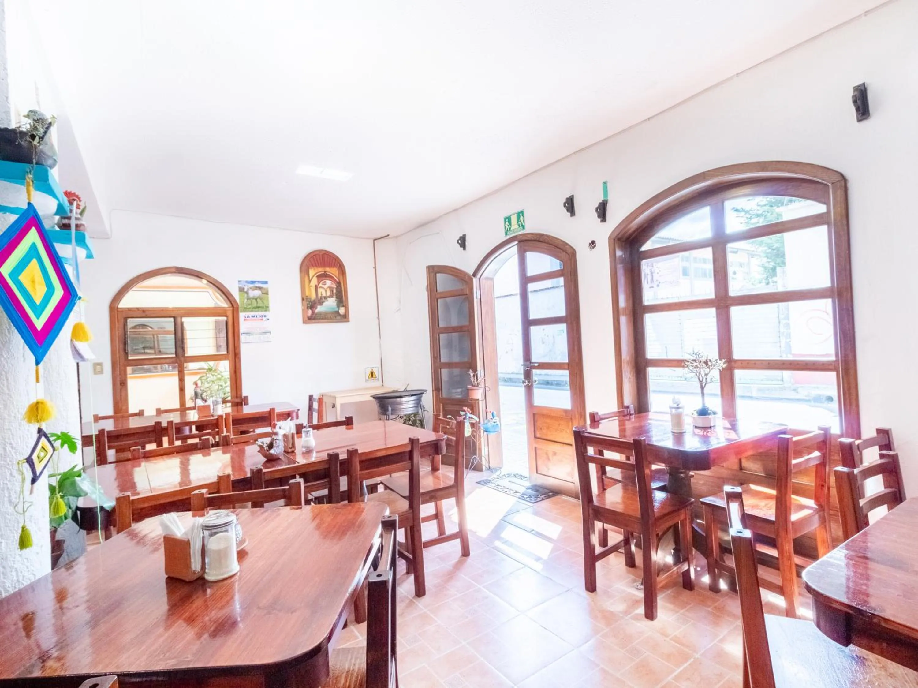 Restaurant/places to eat in Hotel Villa Real II